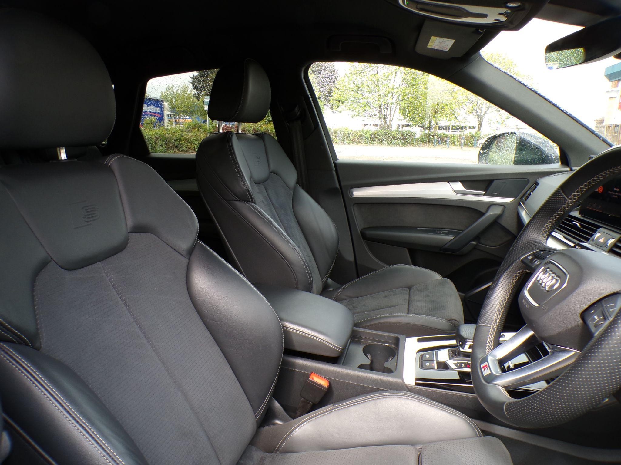 Audi Q5 Image 11