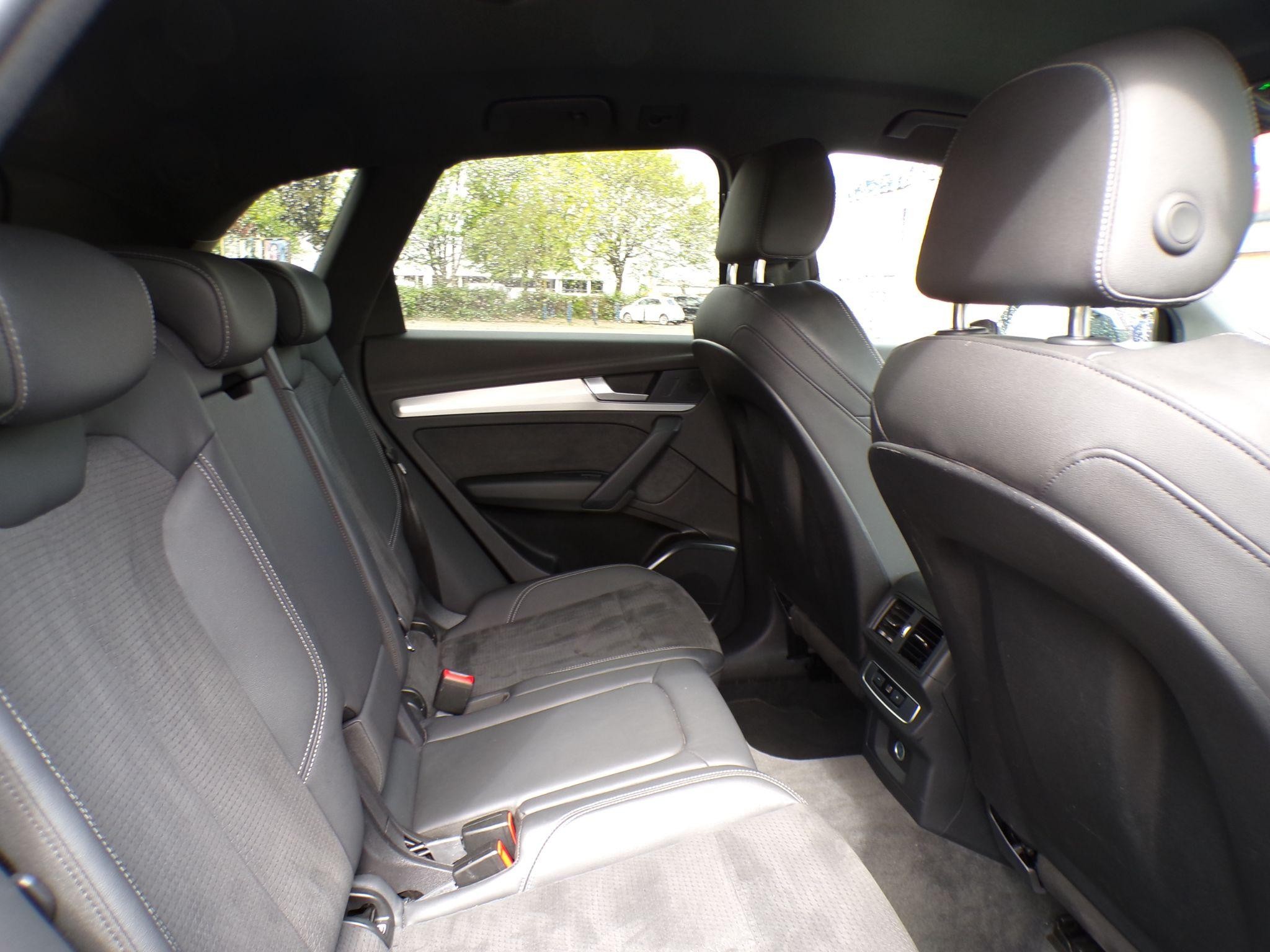 Audi Q5 Image 12