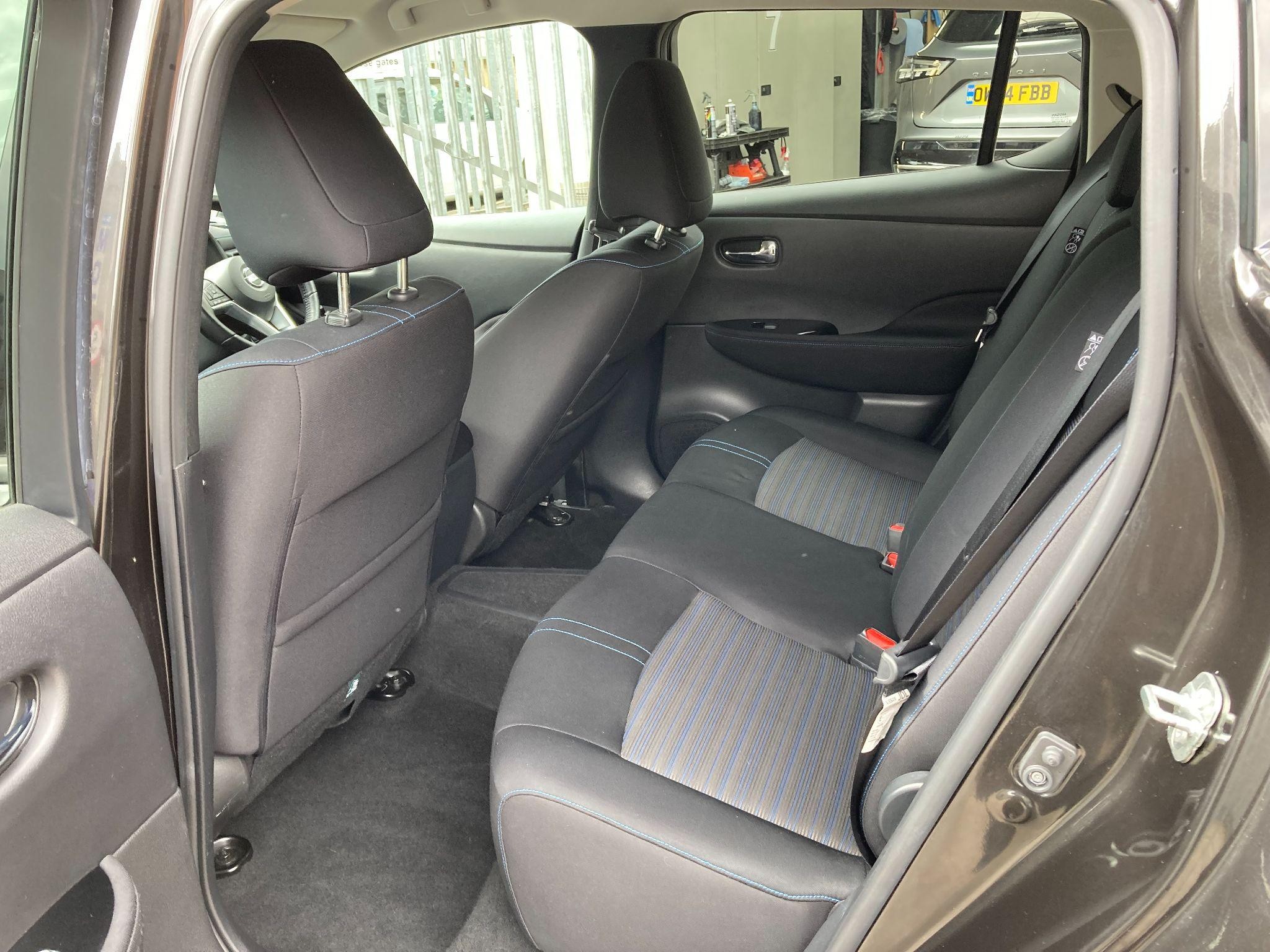 Nissan LEAF Image 11