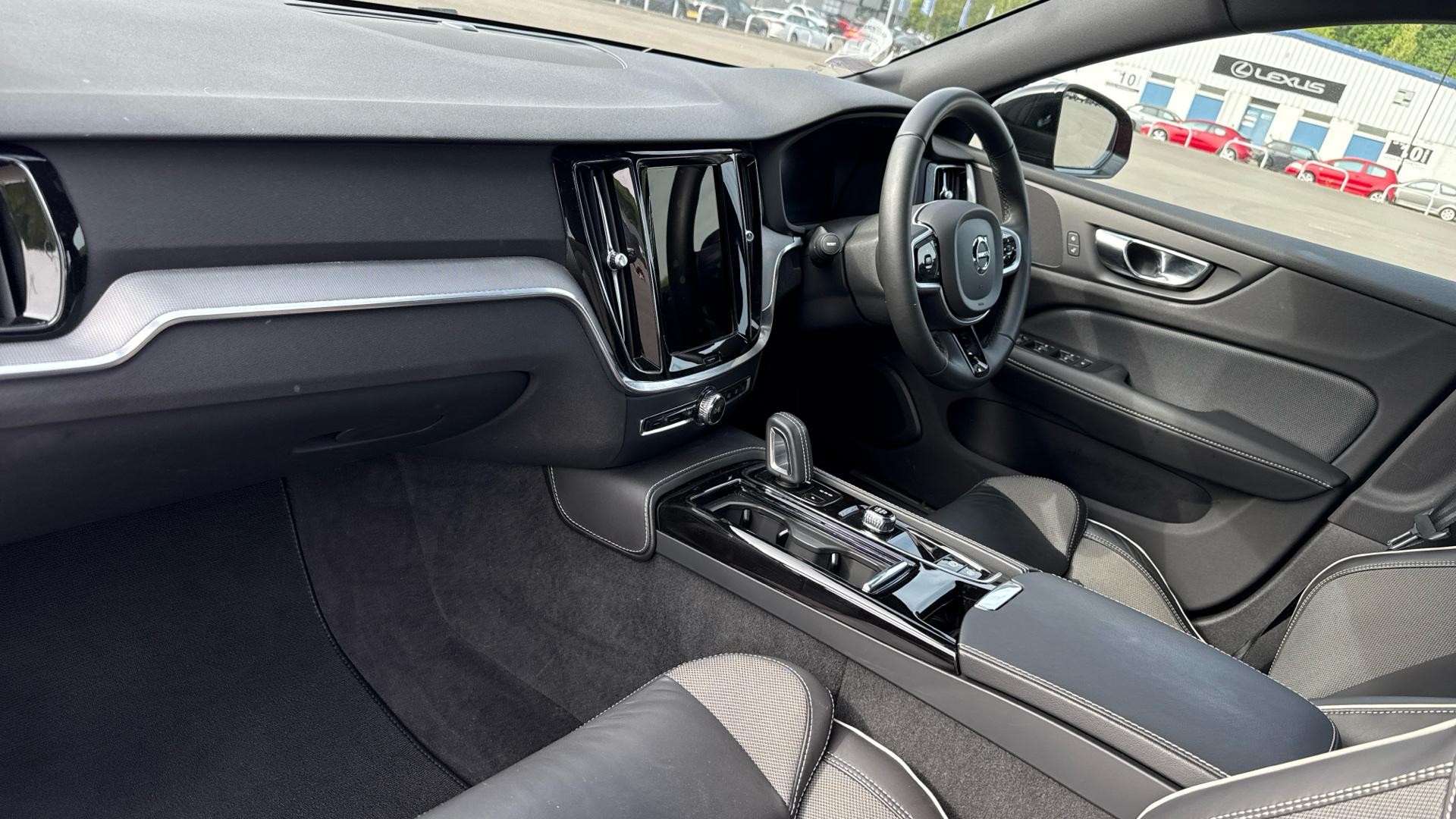 Volvo S60 Image 4