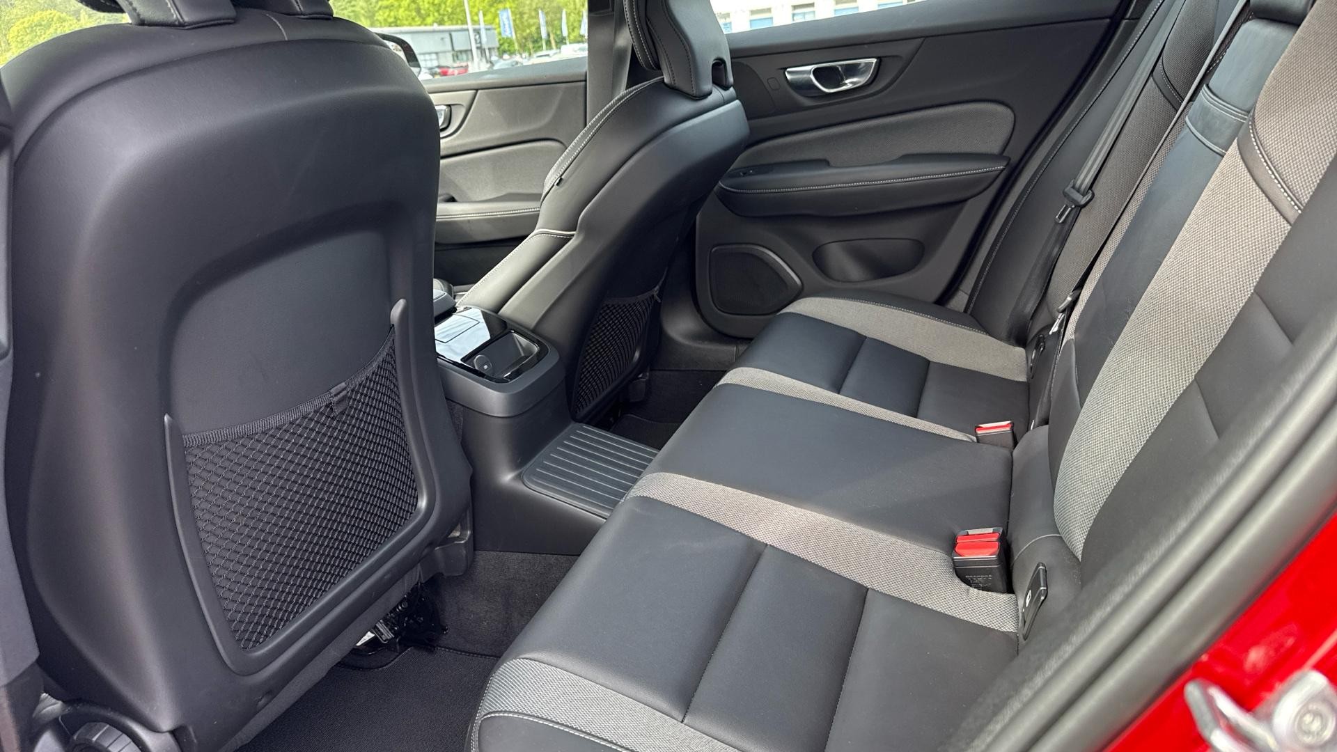 Volvo S60 Image 10