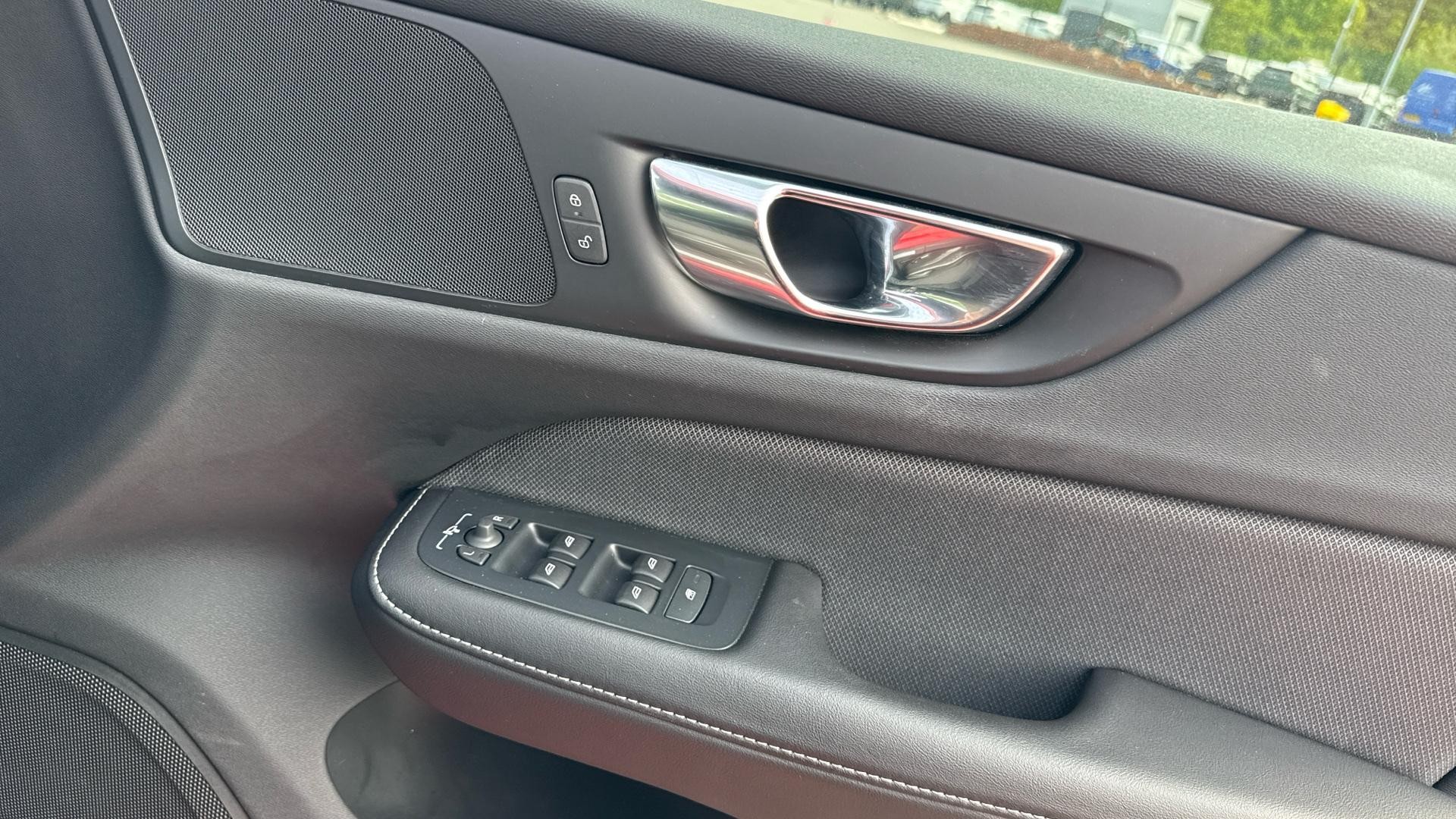 Volvo S60 Image 15