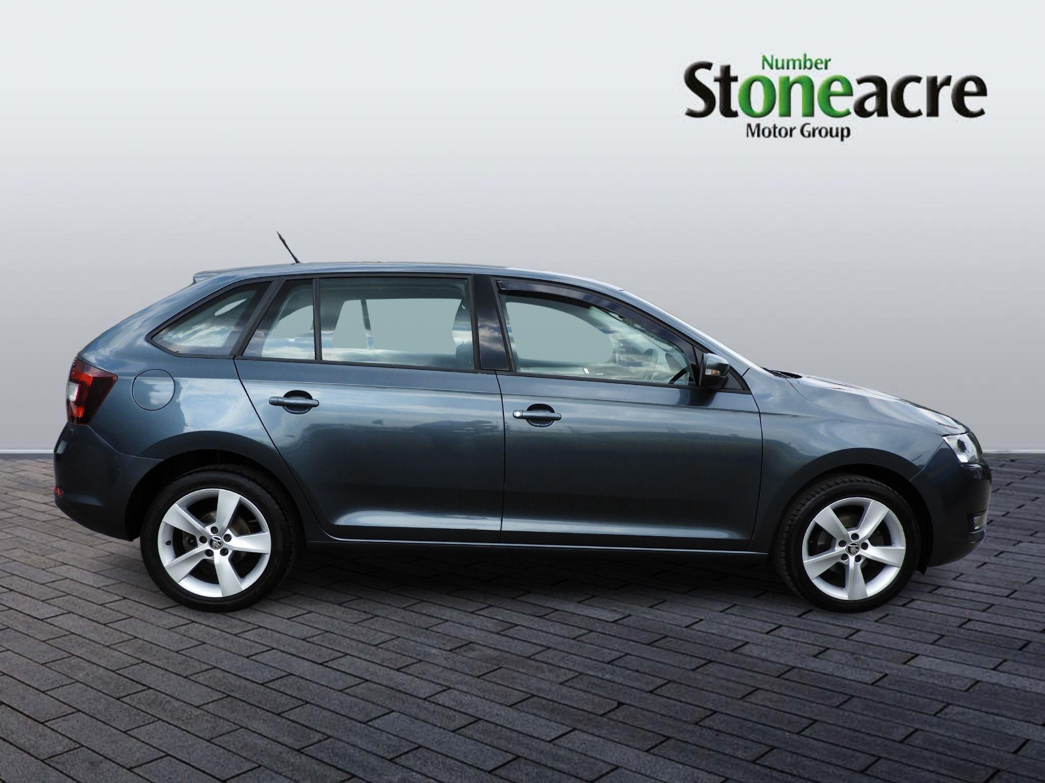Skoda Rapid Spaceback Image 2