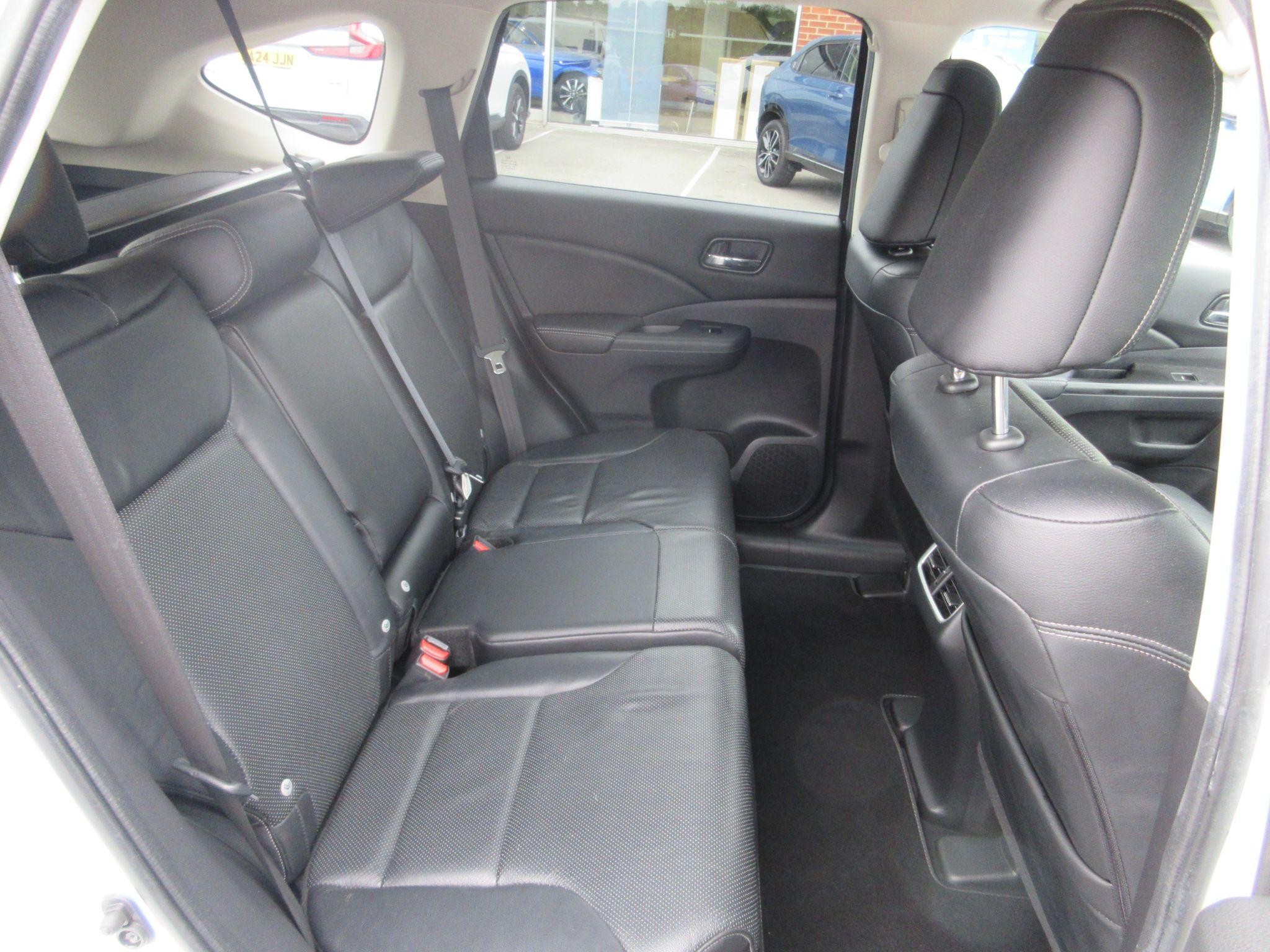Honda CR-V Image 15