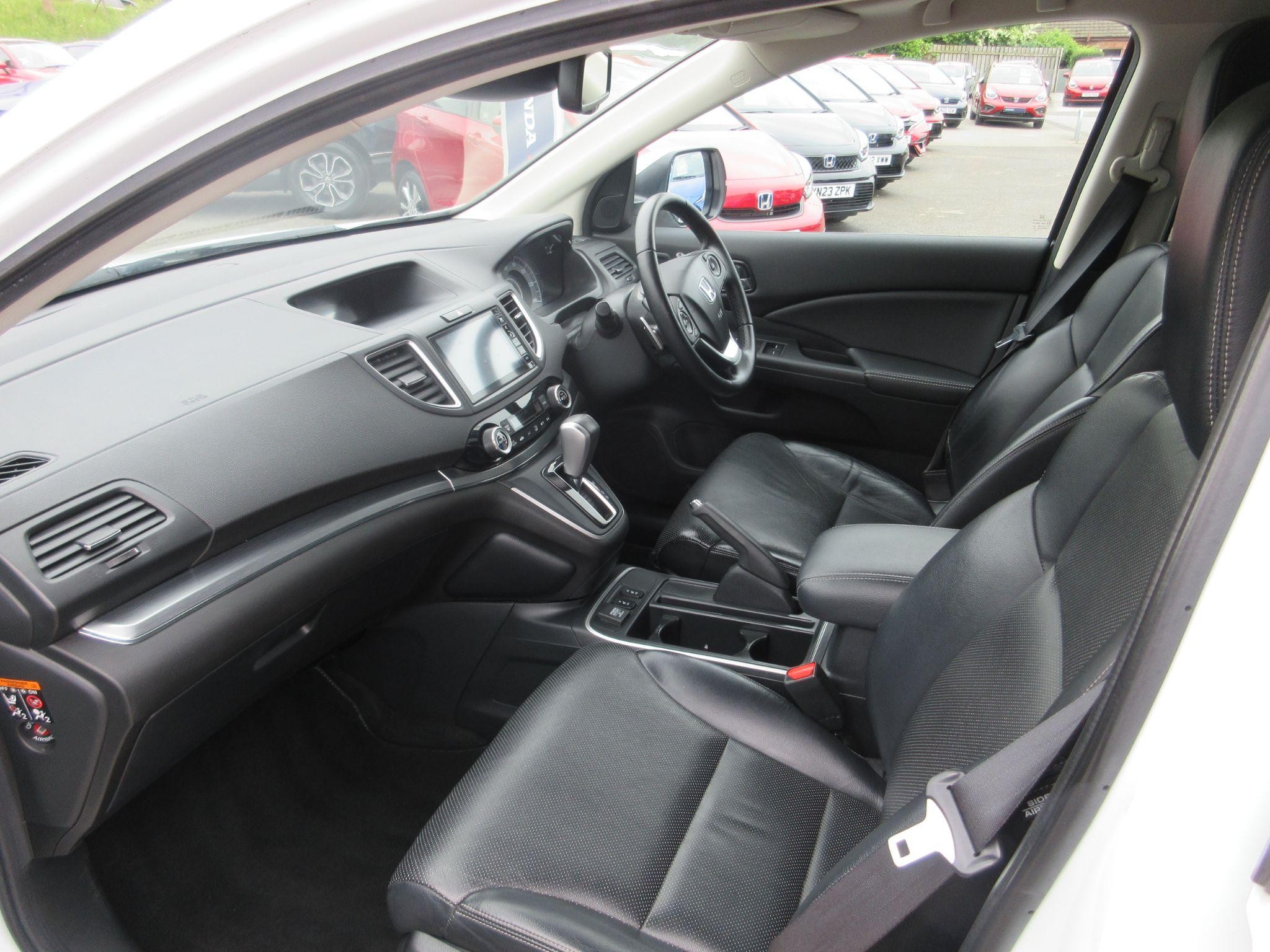 Honda CR-V Image 16