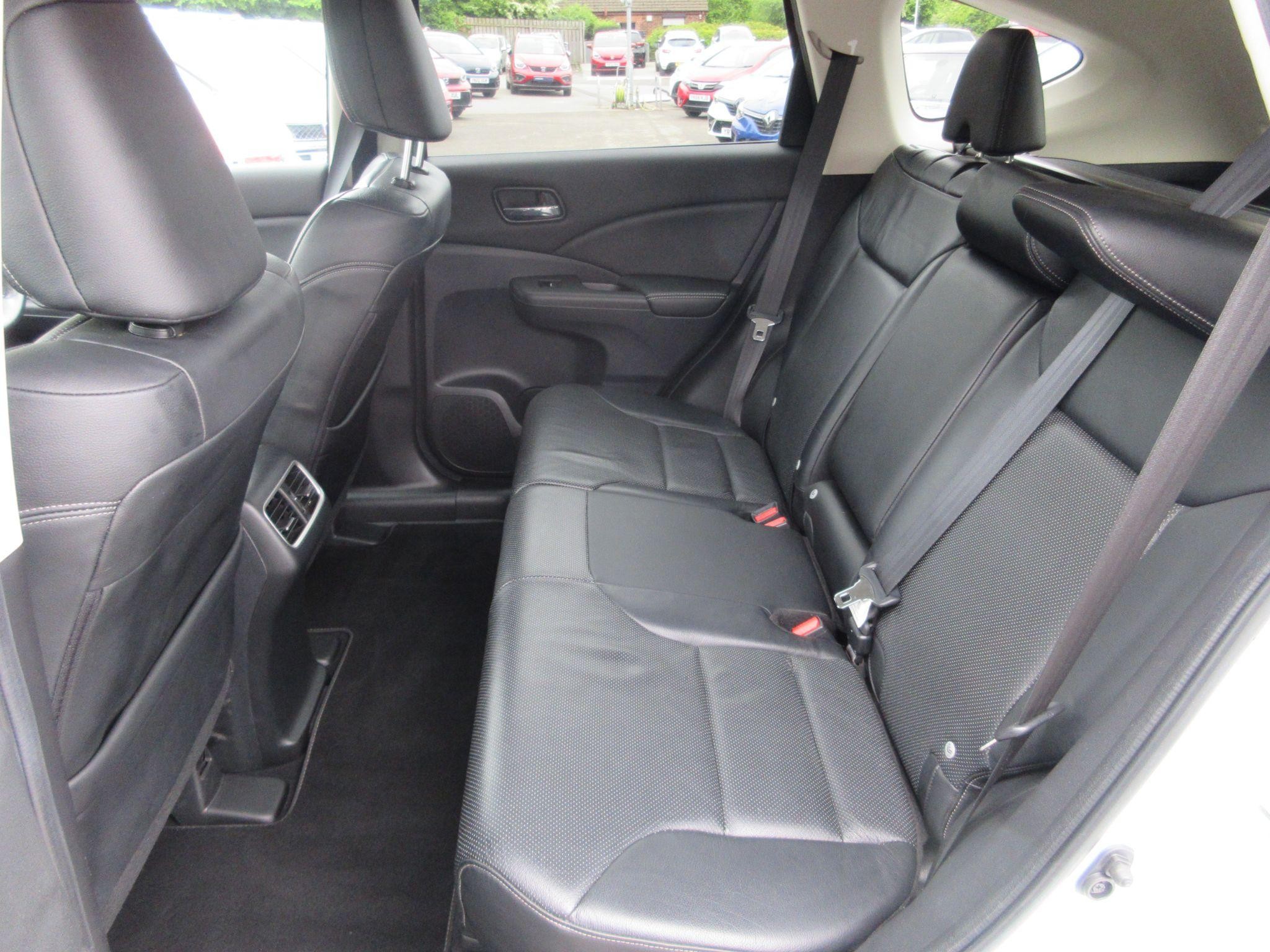 Honda CR-V Image 17