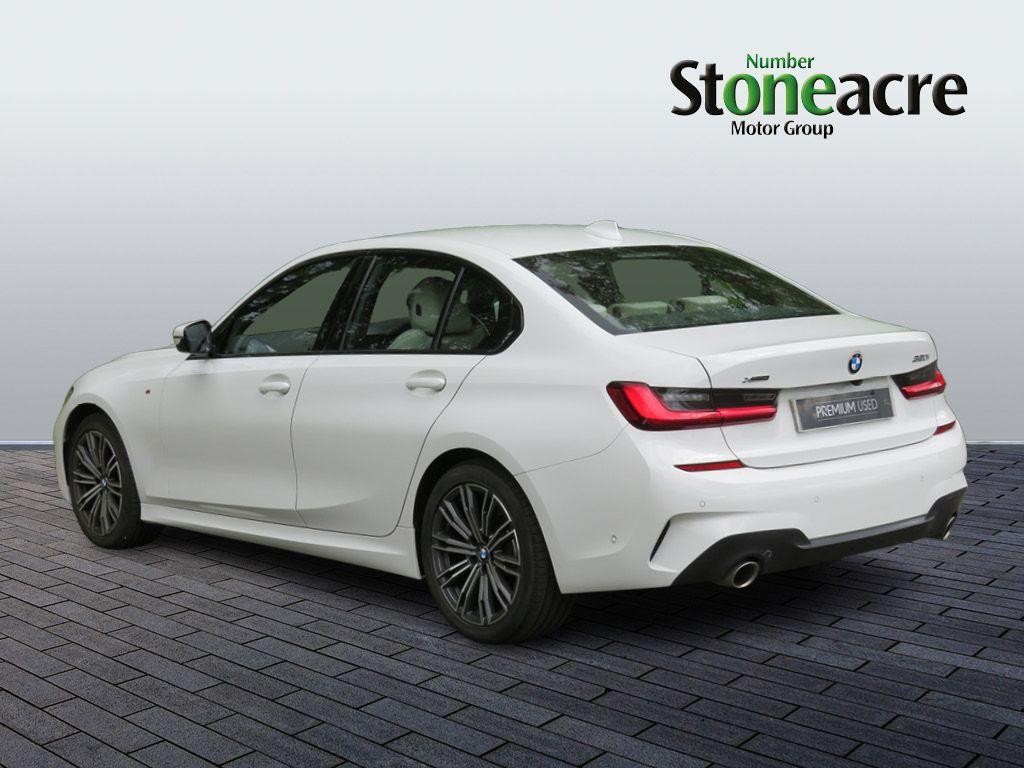 BMW 3 Series Image 7