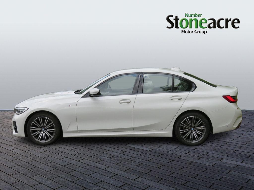 BMW 3 Series Image 8