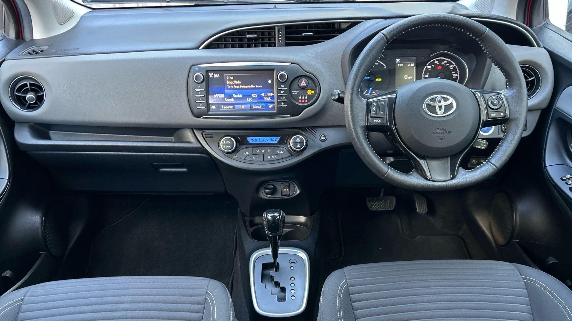 Toyota Yaris Image 11