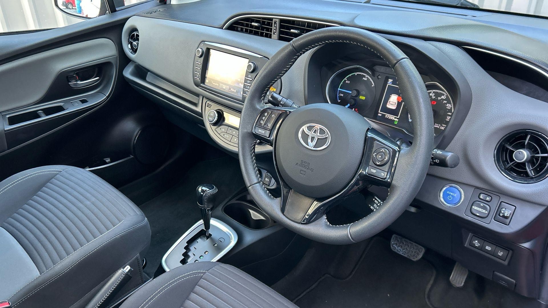 Toyota Yaris Image 12