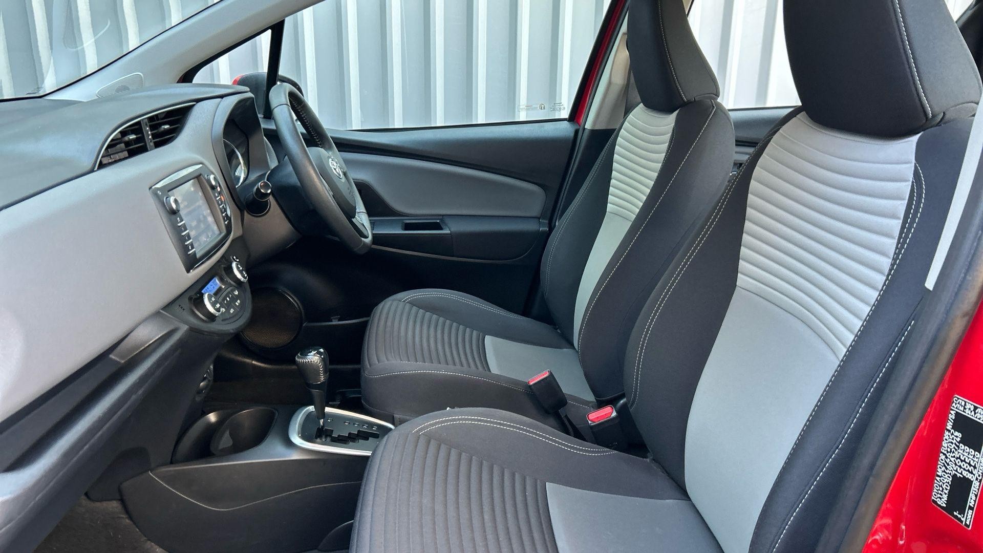 Toyota Yaris Image 16