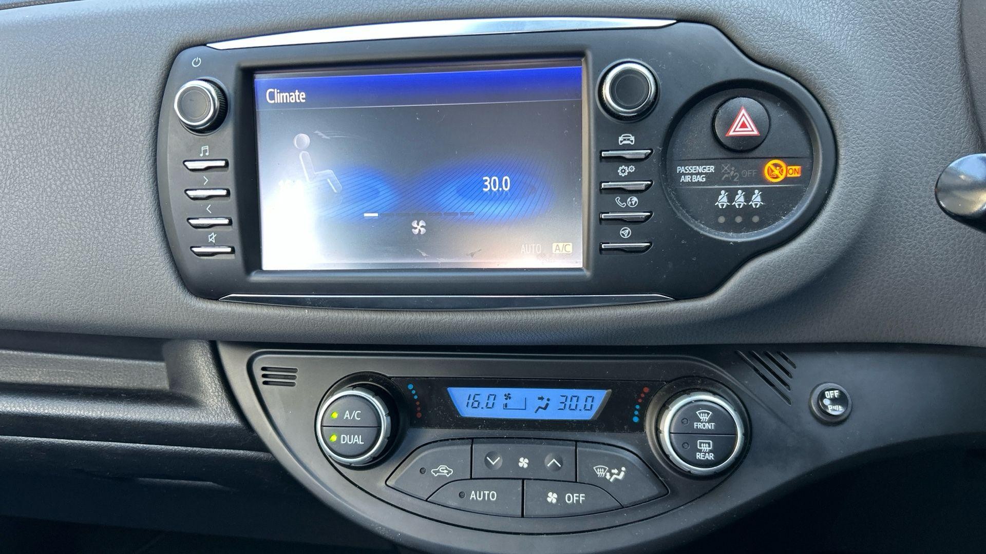 Toyota Yaris Image 28