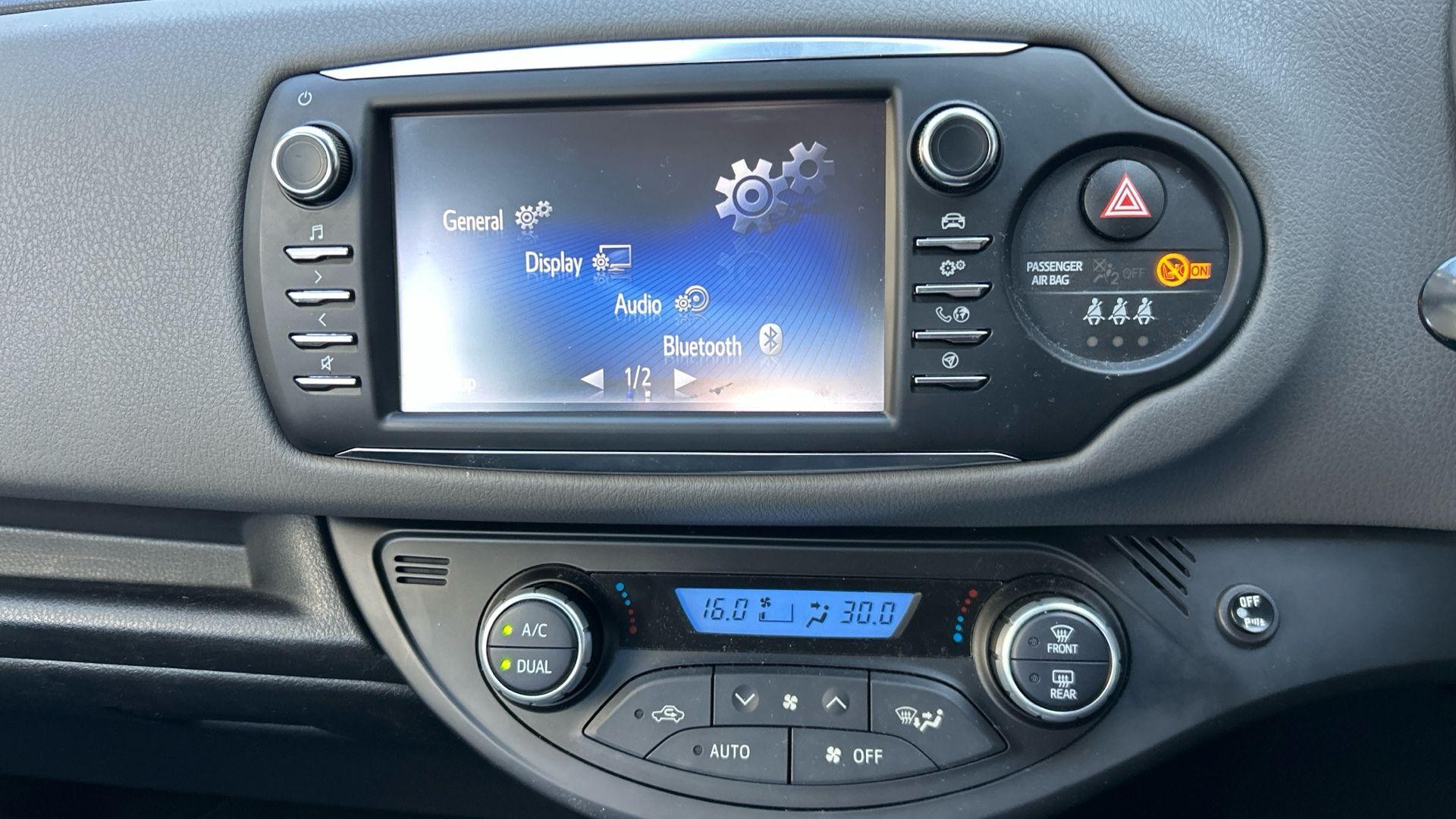 Toyota Yaris Image 29
