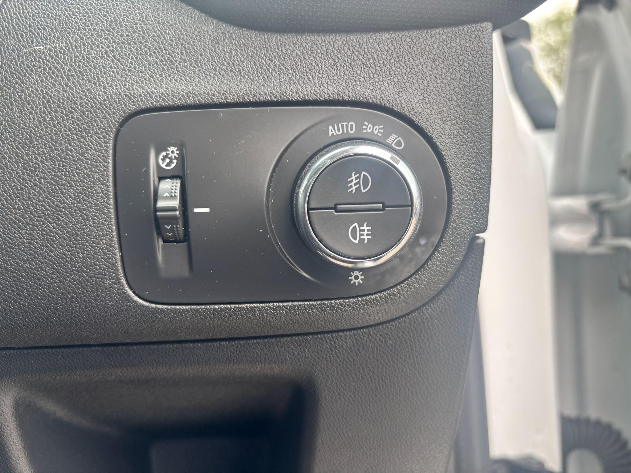 Vauxhall Crossland Image 16