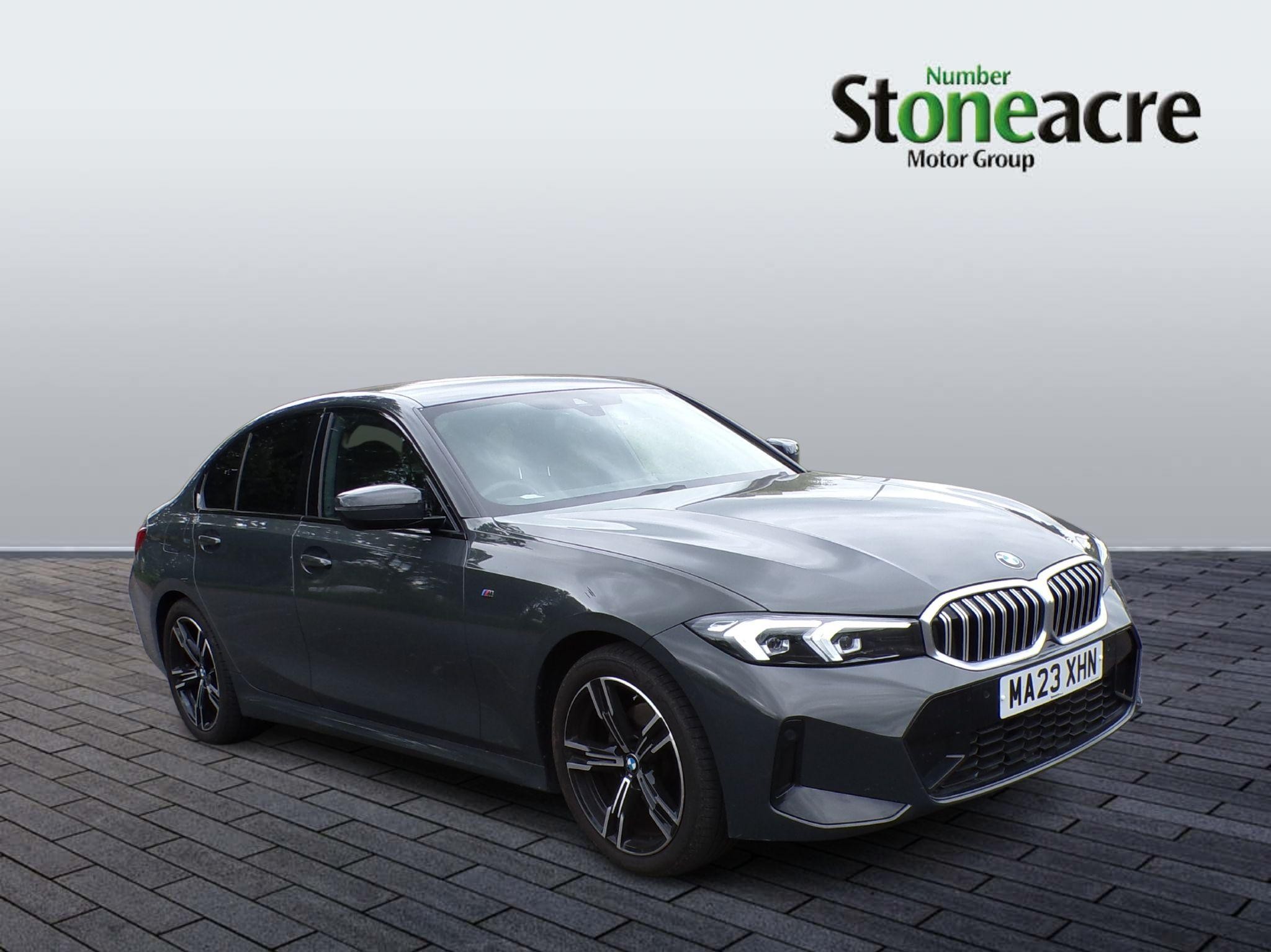 BMW 3 Series Image 1