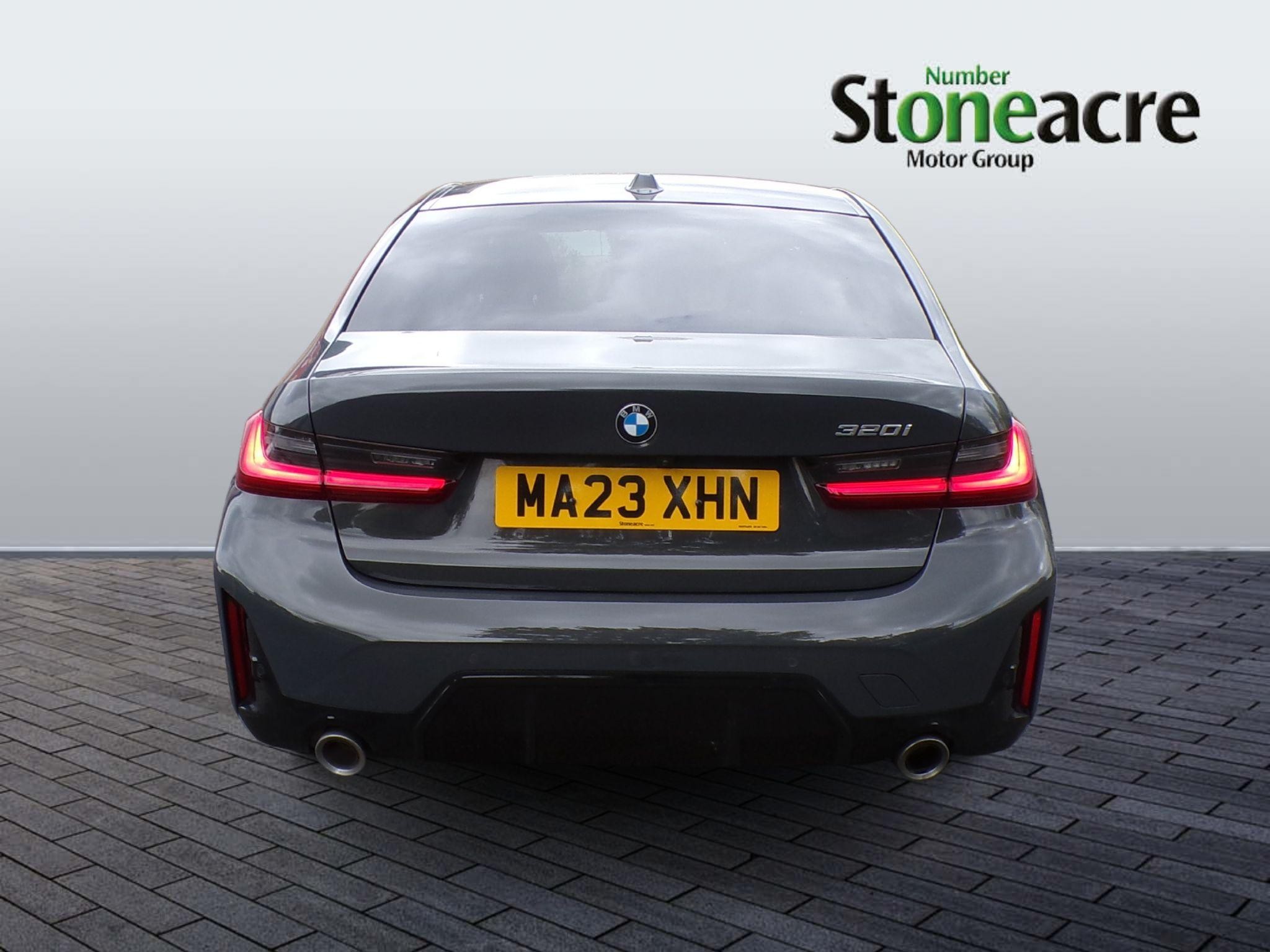 BMW 3 Series Image 5