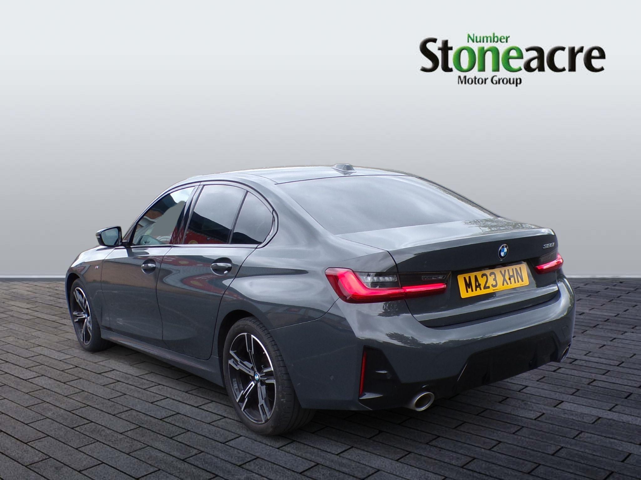 BMW 3 Series Image 6