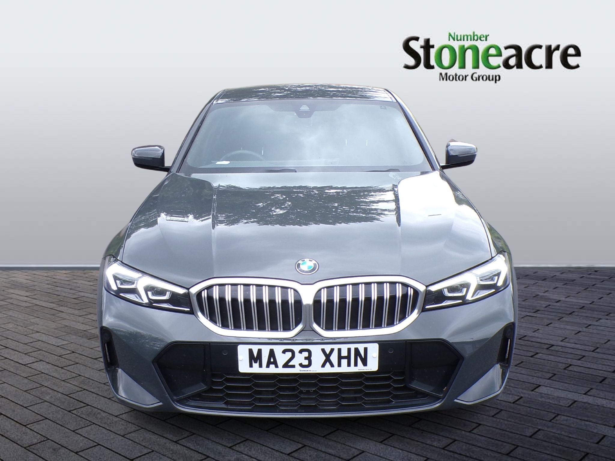 BMW 3 Series Image 8