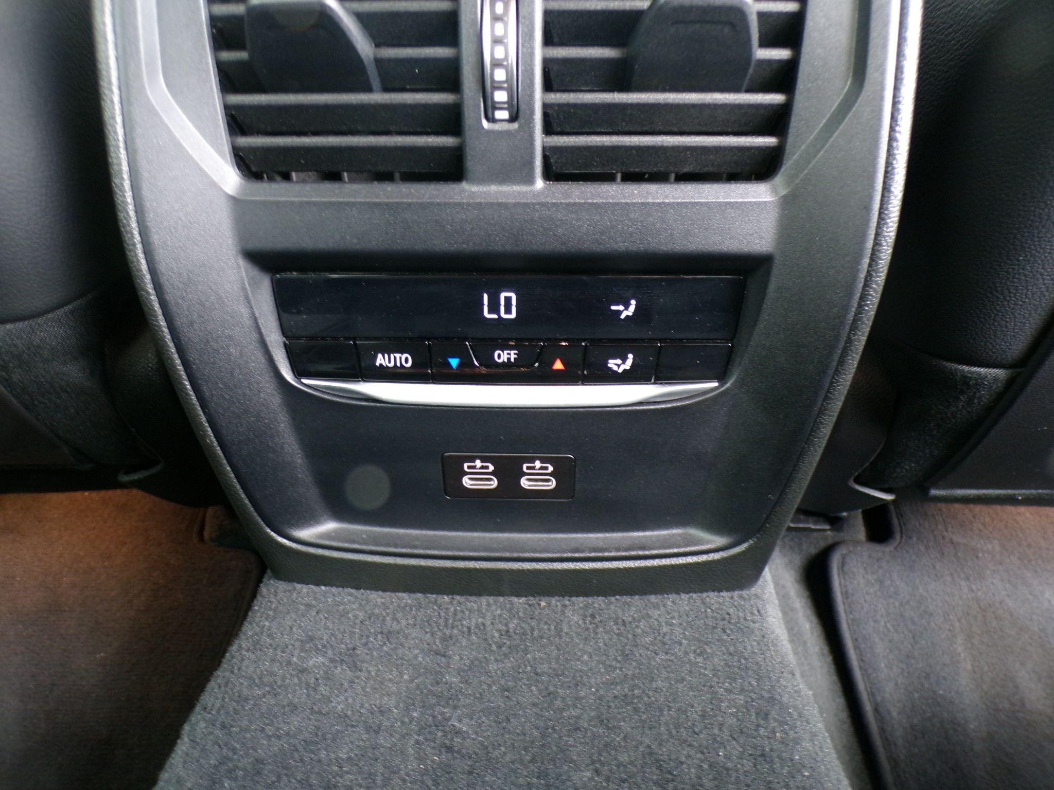 BMW 3 Series Image 14