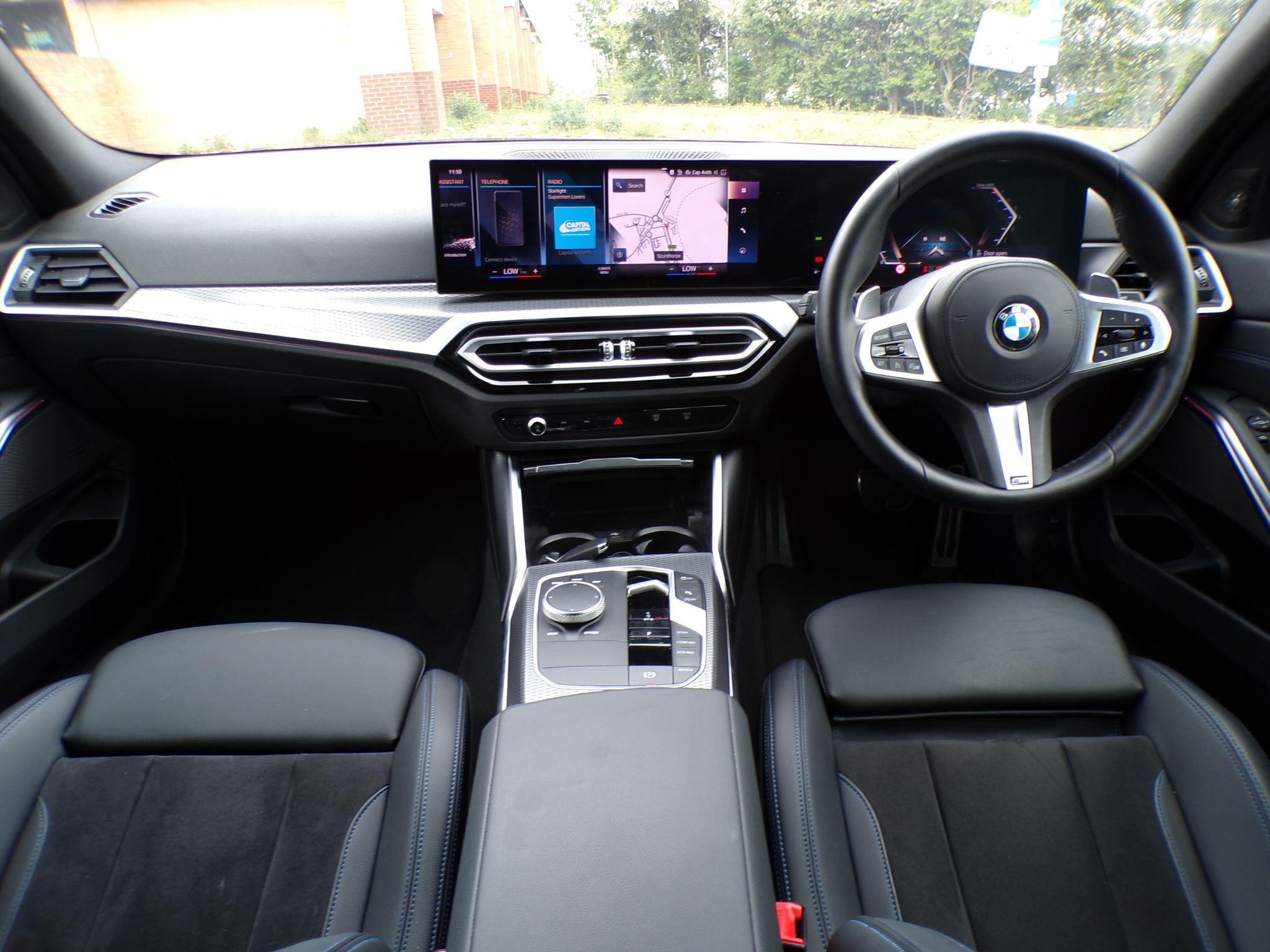 BMW 3 Series Image 16