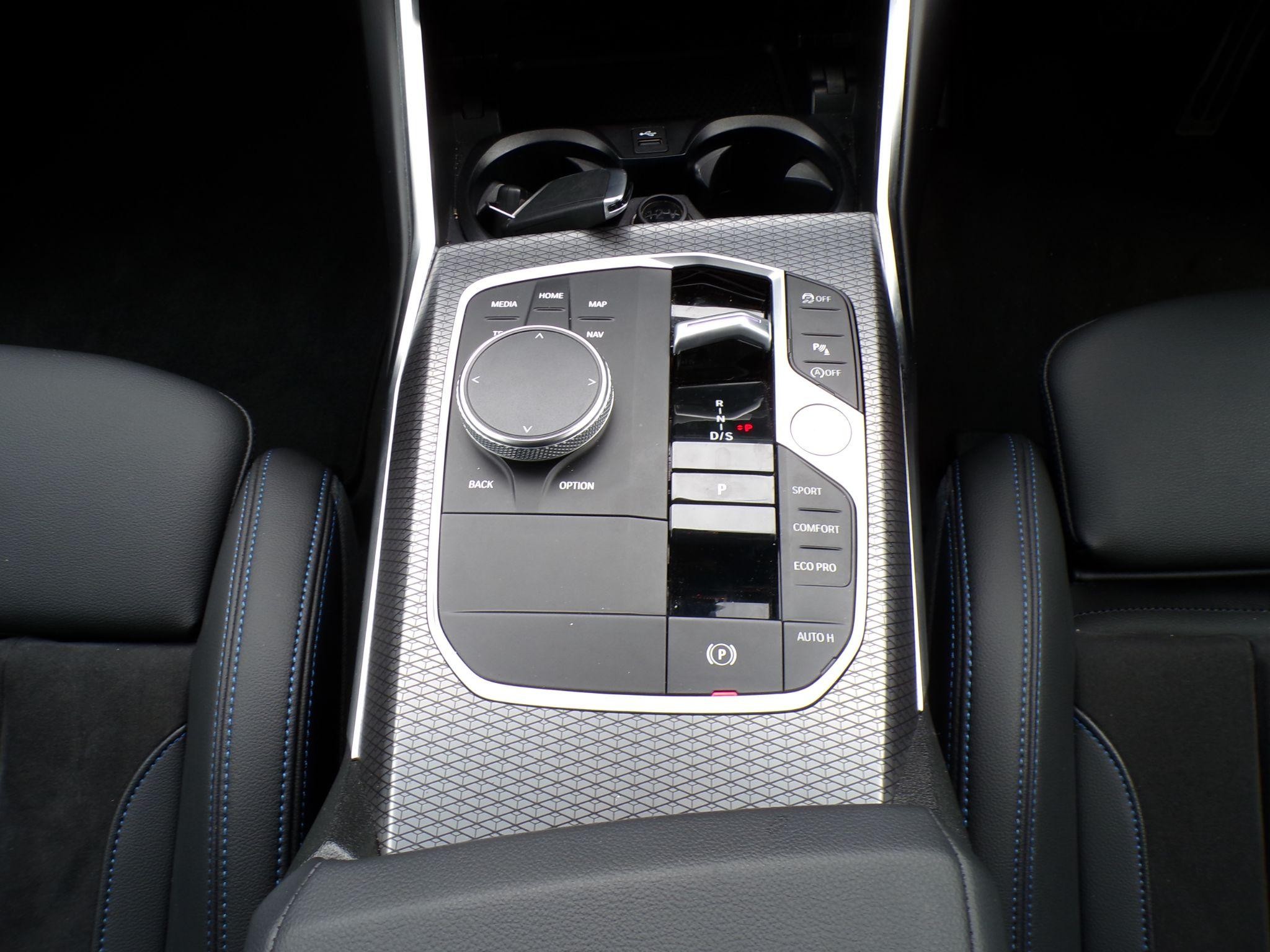 BMW 3 Series Image 18