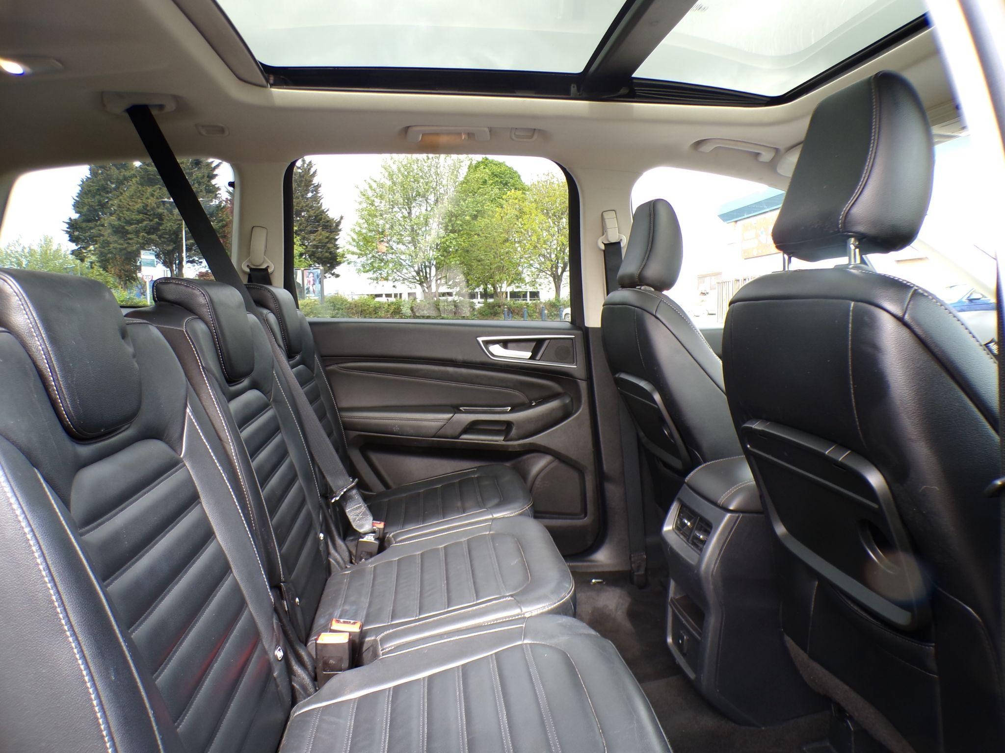 Ford Galaxy Image 13