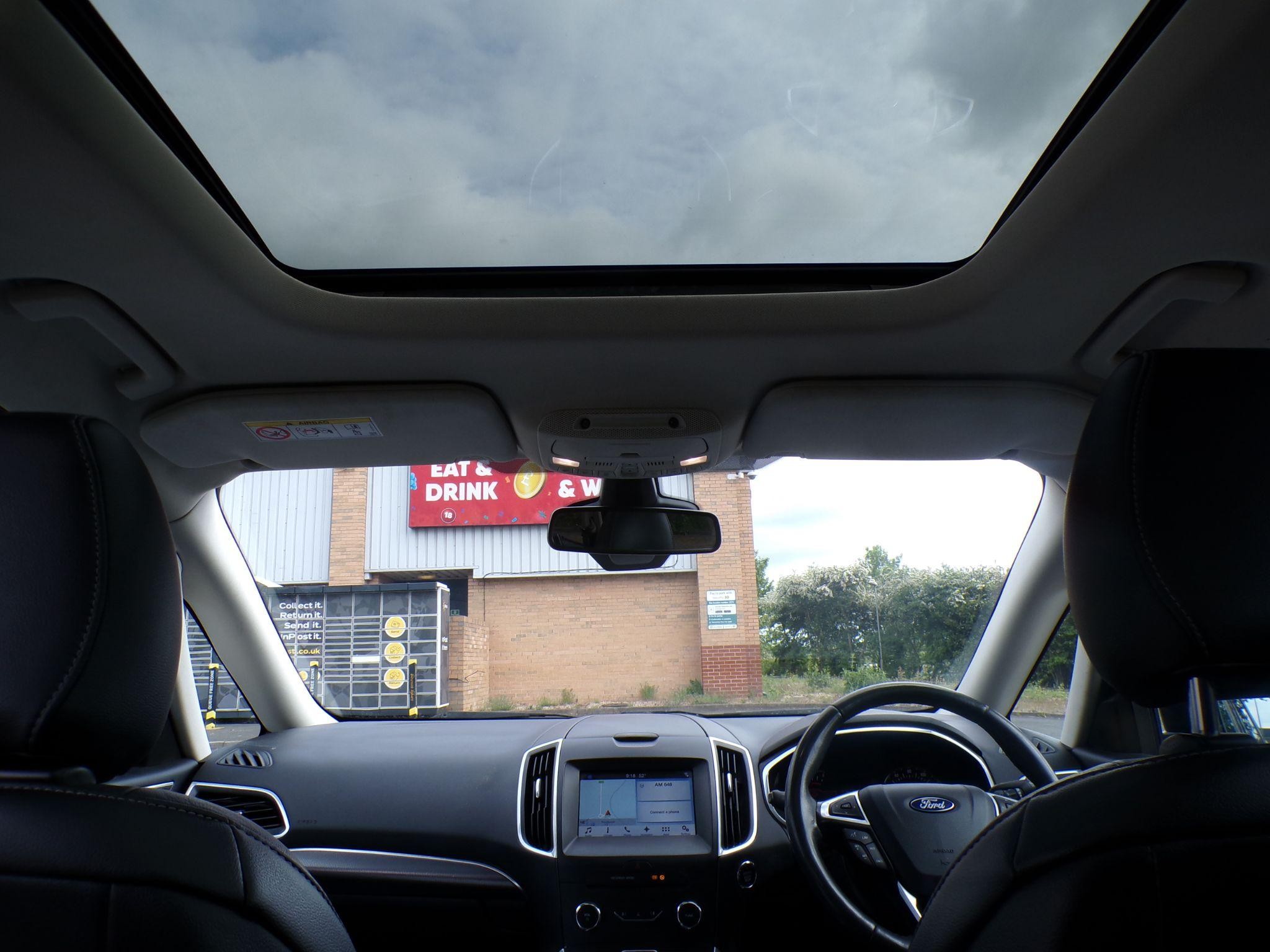 Ford Galaxy Image 18