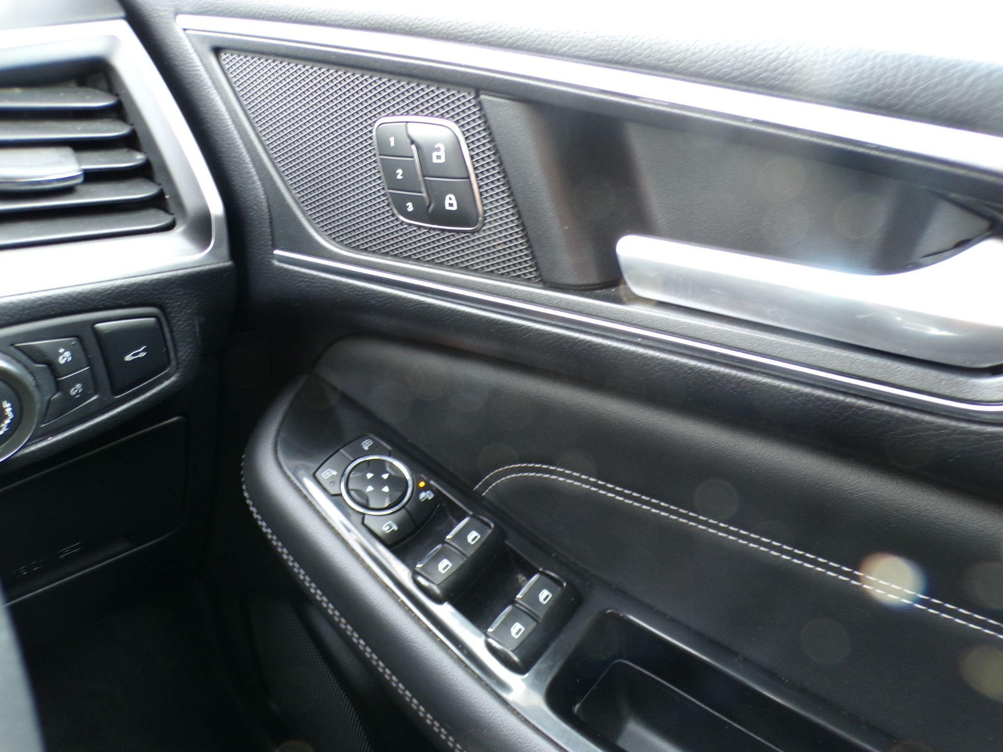 Ford Galaxy Image 21