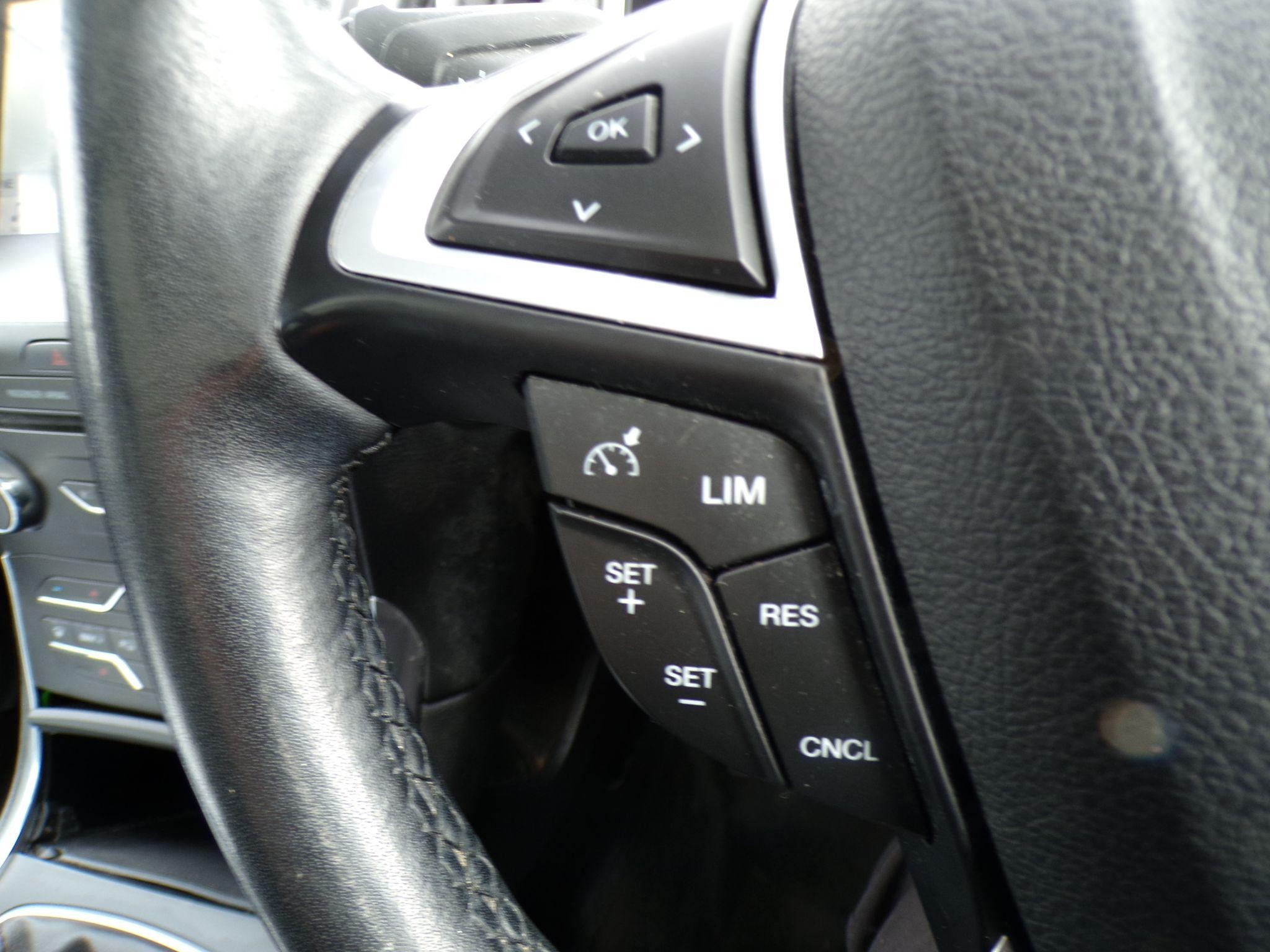 Ford Galaxy Image 22