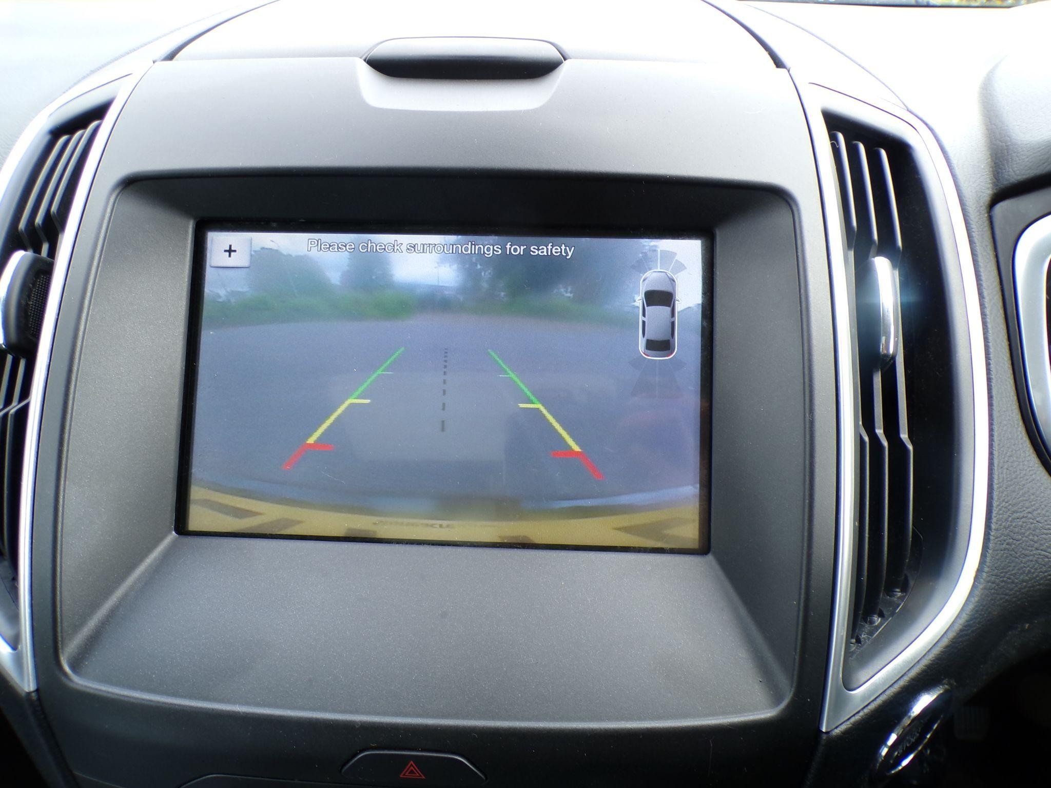 Ford Galaxy Image 25