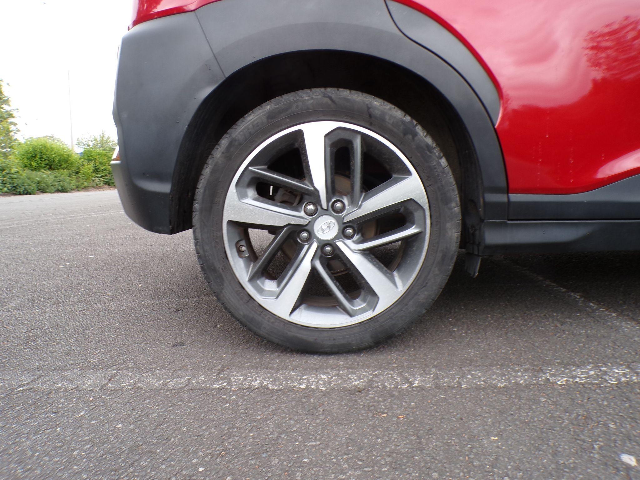 Hyundai KONA Image 9