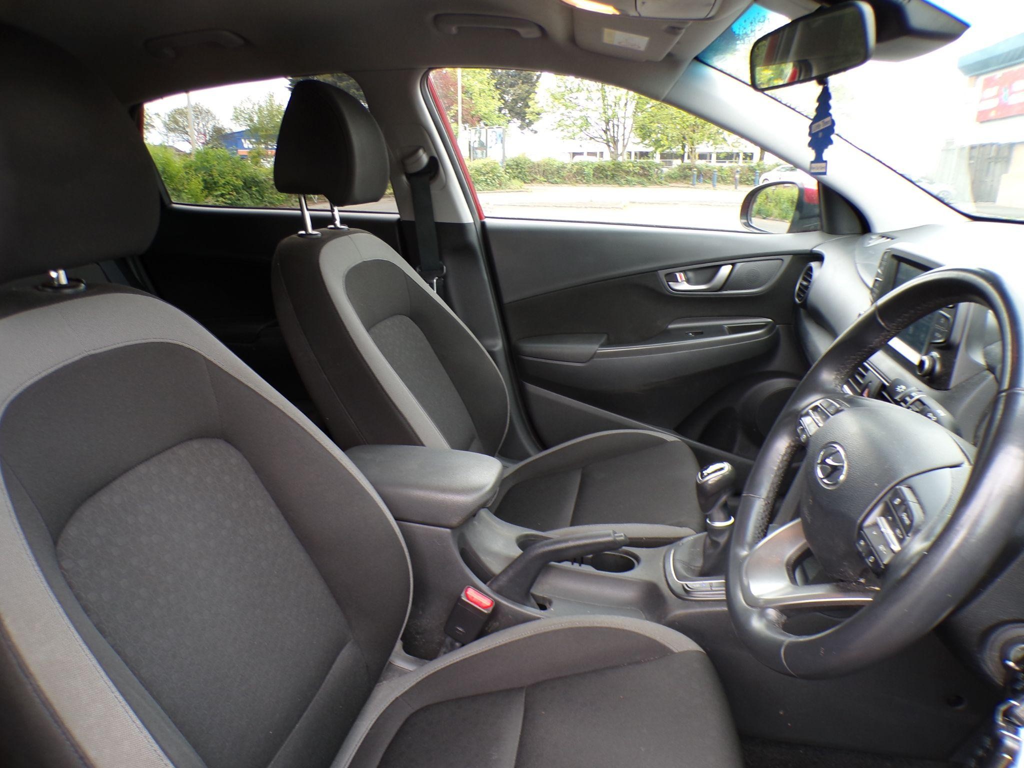 Hyundai KONA Image 11