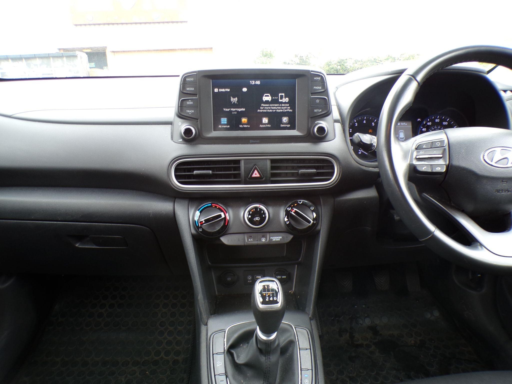 Hyundai KONA Image 17