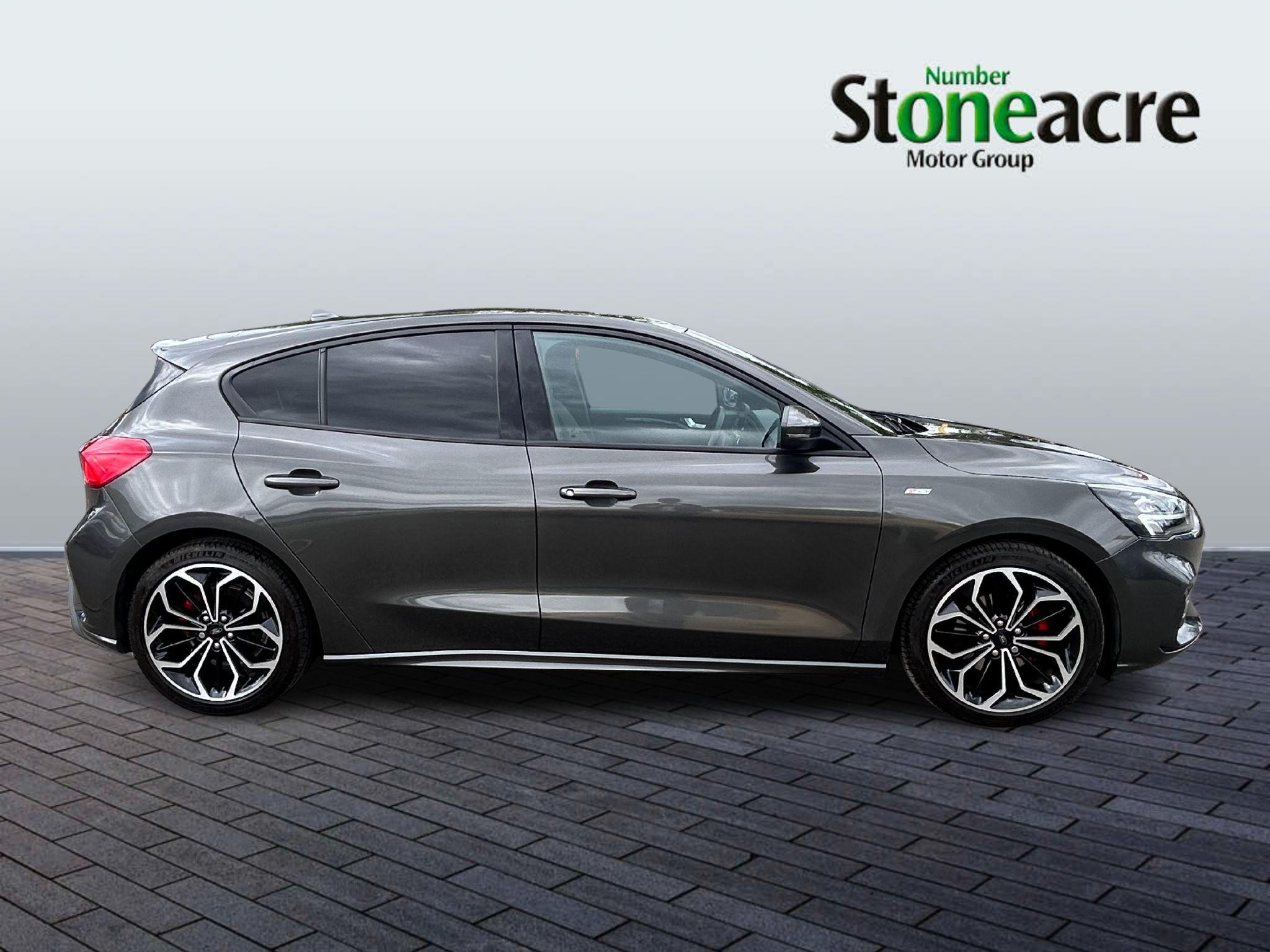 Ford Focus Image 2