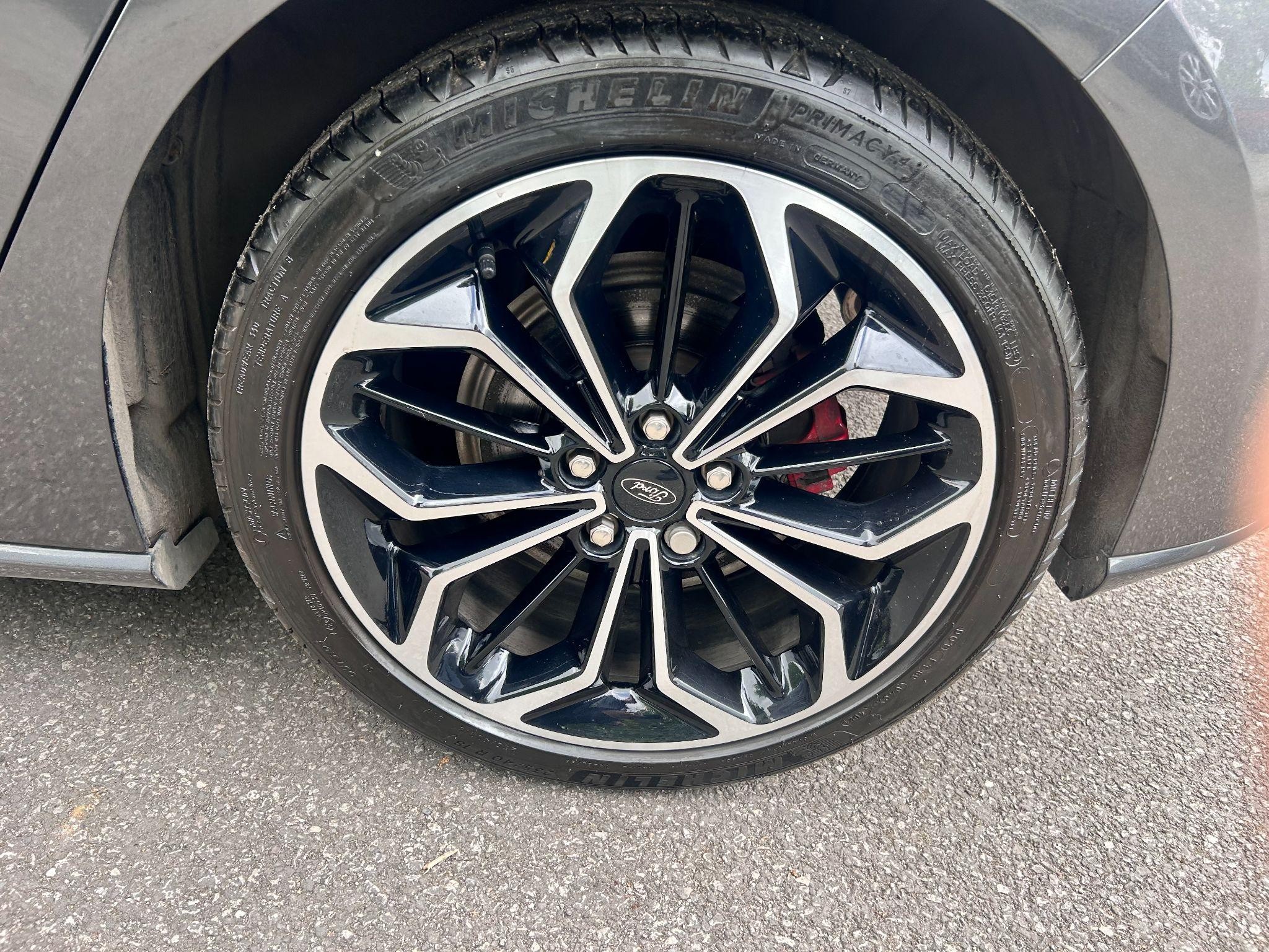 Ford Focus Image 9