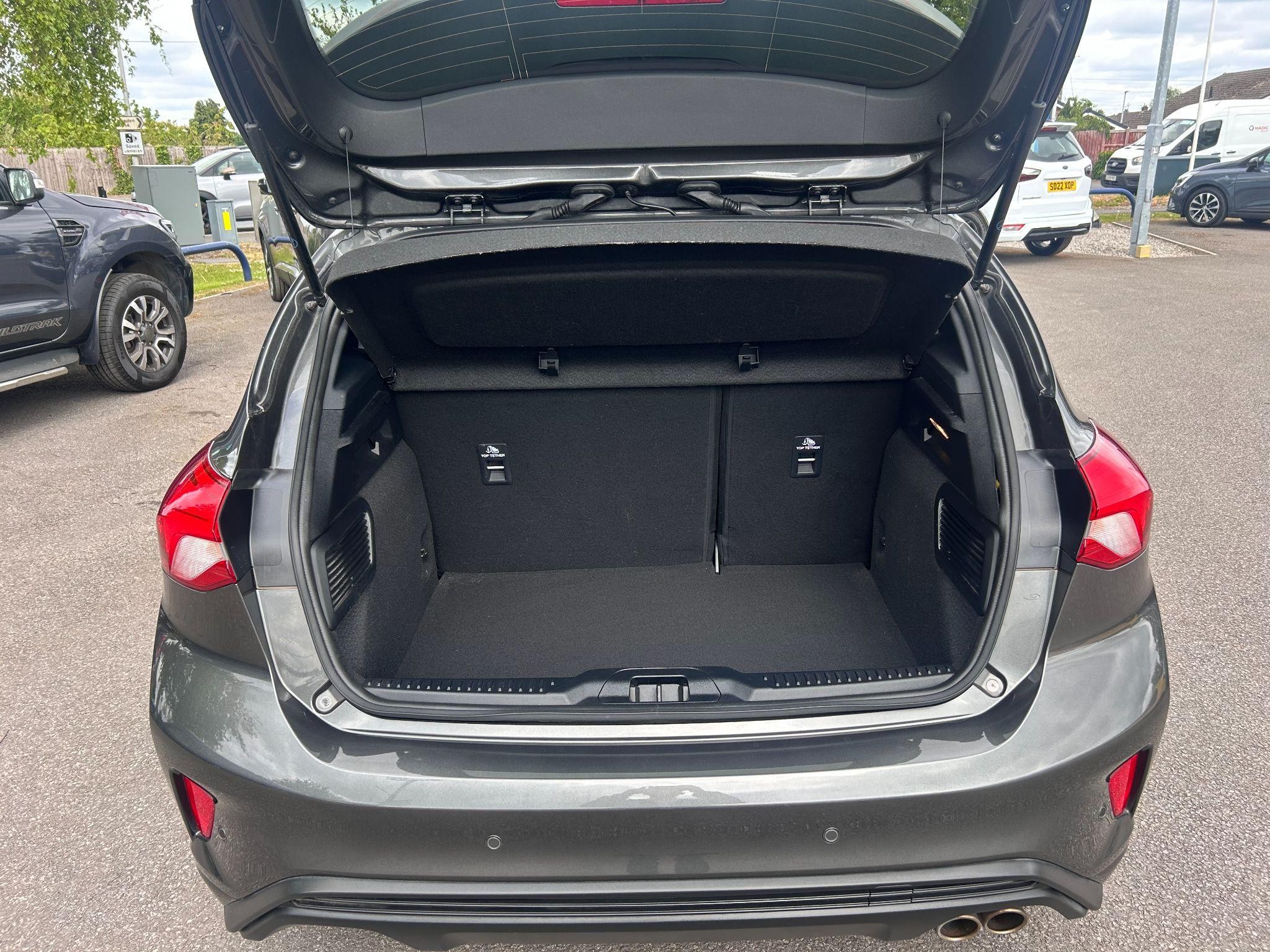 Ford Focus Image 10