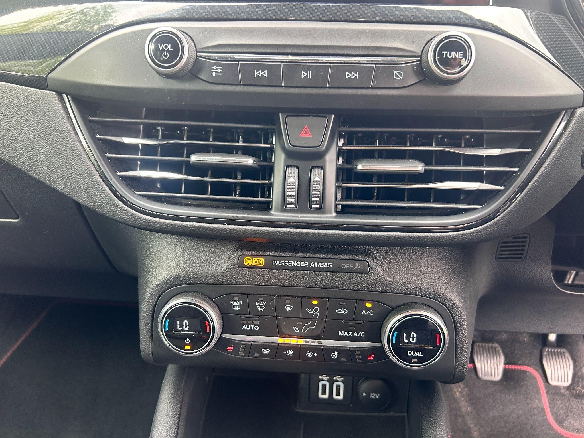 Ford Focus Image 15