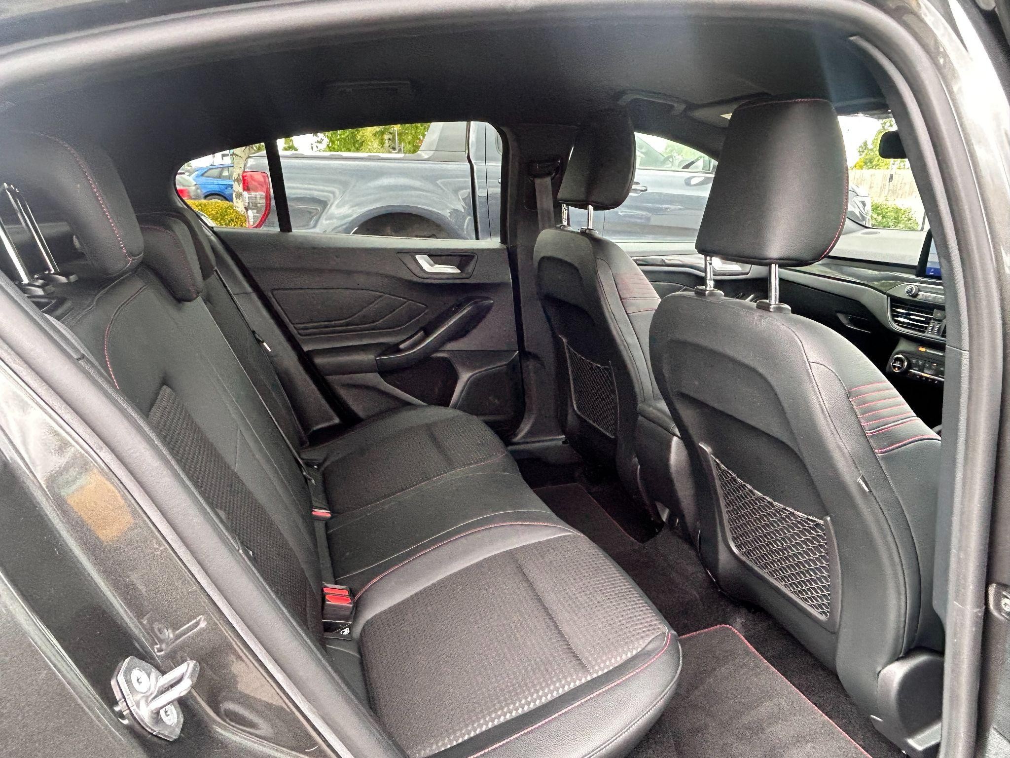 Ford Focus Image 18