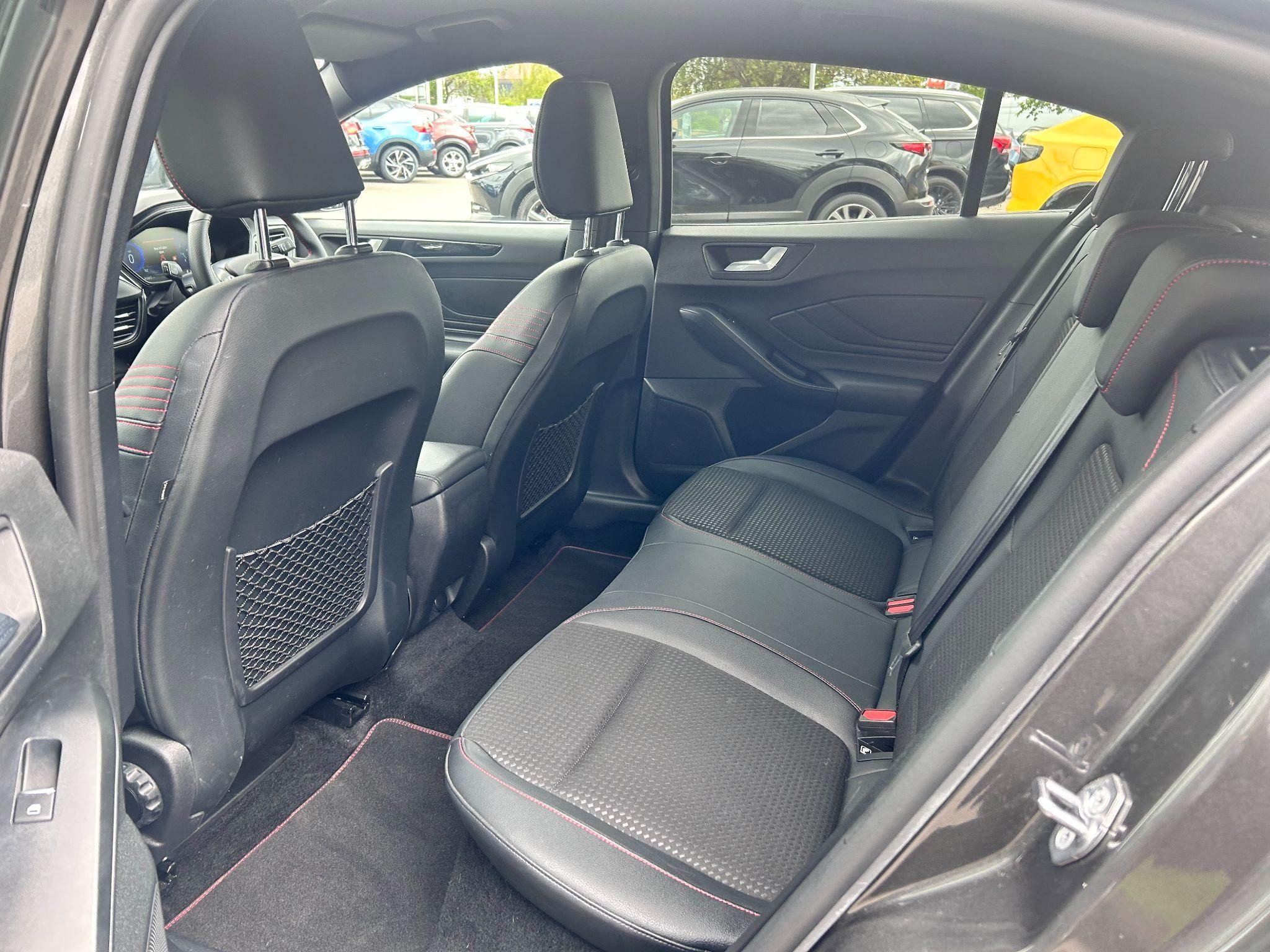 Ford Focus Image 19