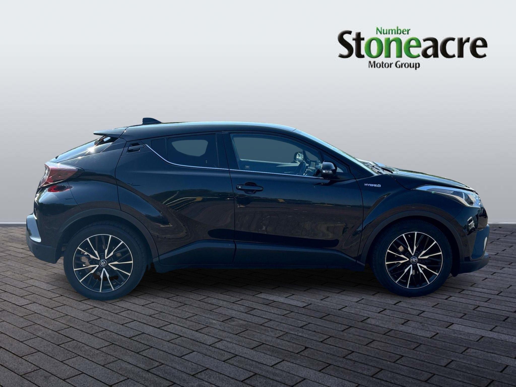 Toyota C-HR Image 8