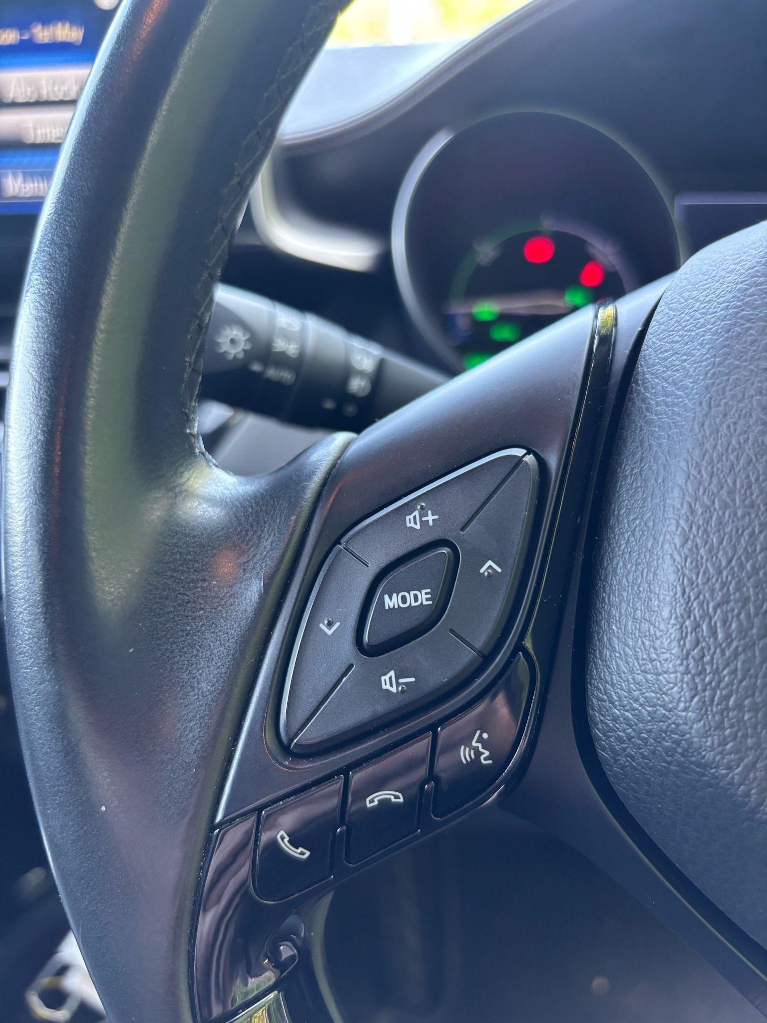 Toyota C-HR Image 17