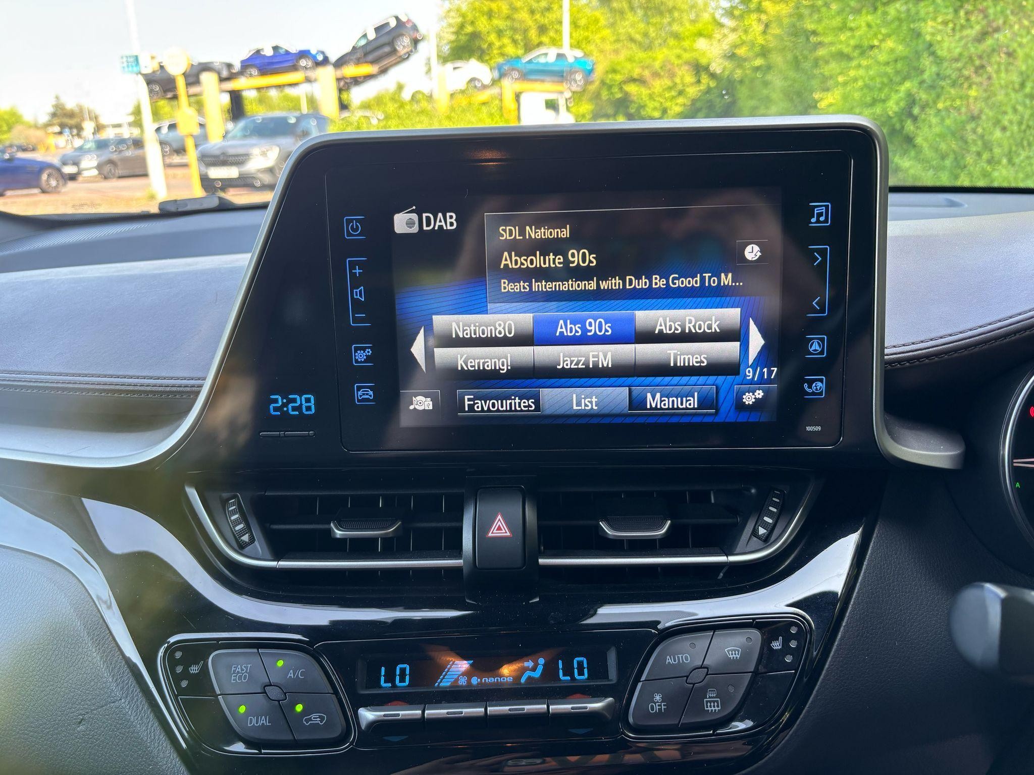 Toyota C-HR Image 19