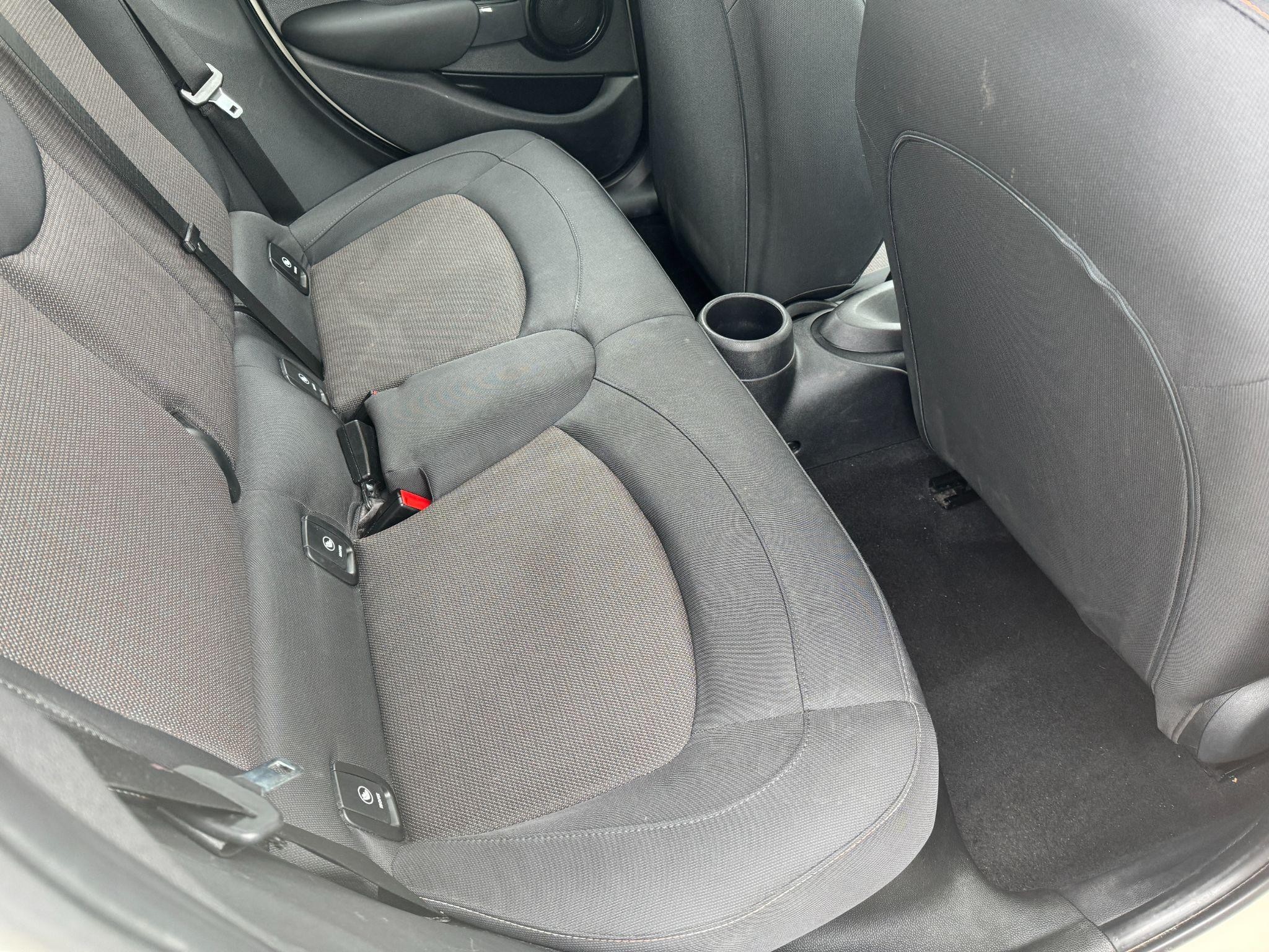 MINI Hatch Image 12