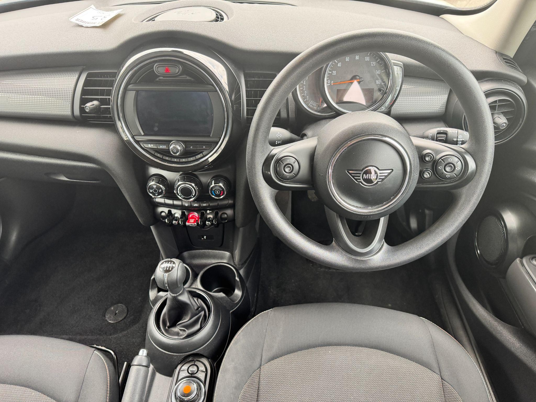 MINI Hatch Image 15