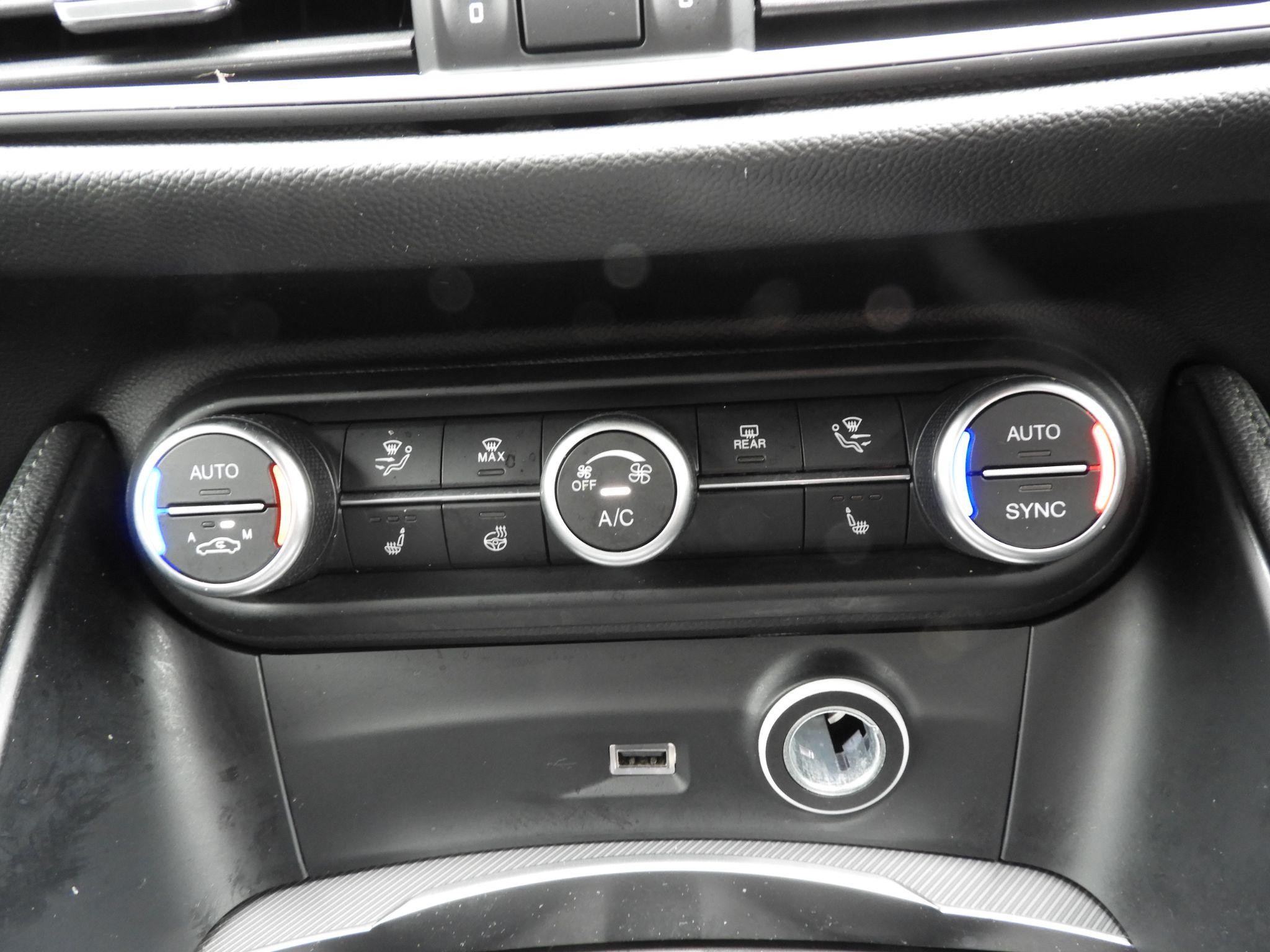 Alfa Romeo Stelvio Image 19