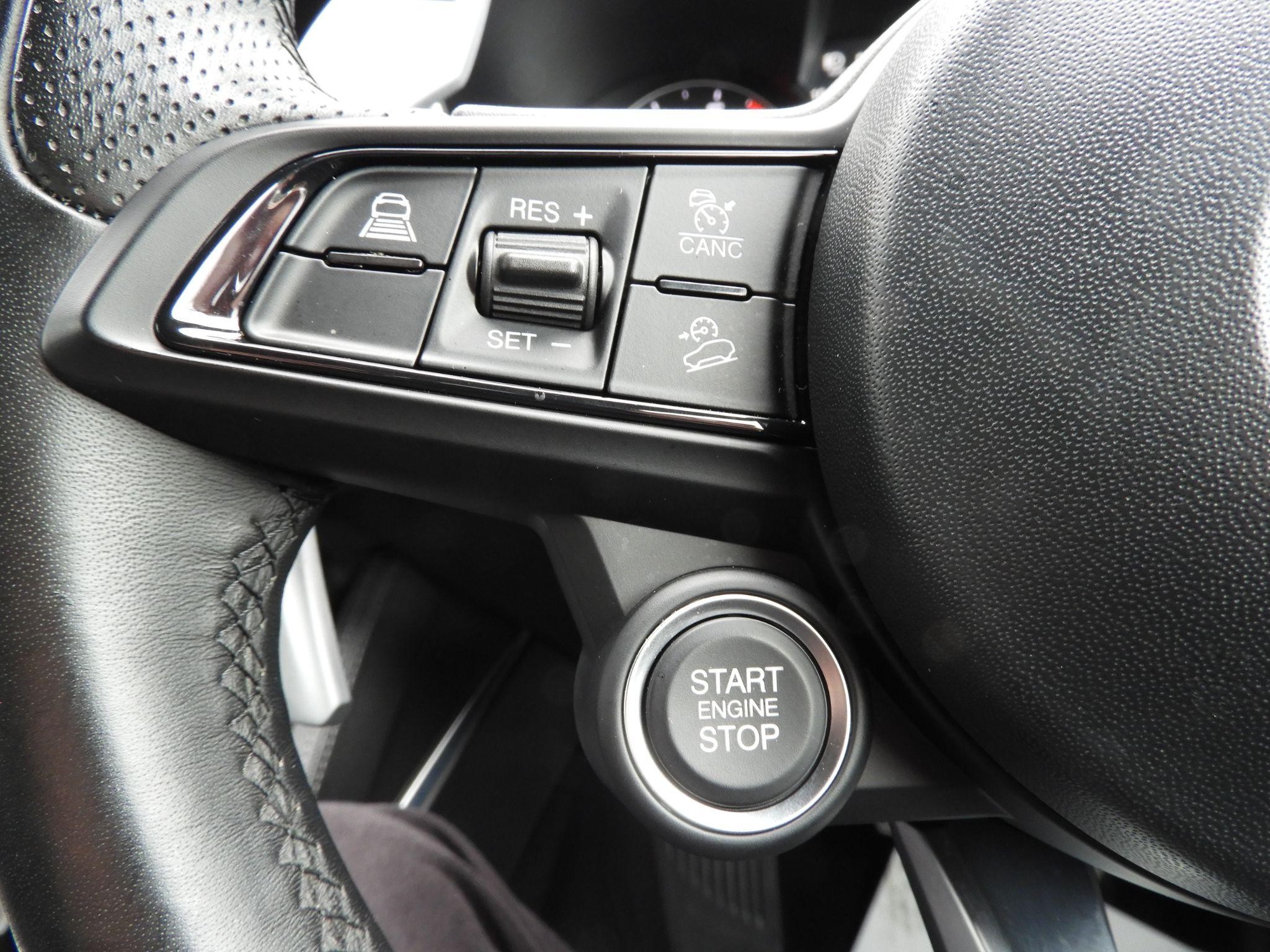 Alfa Romeo Stelvio Image 20