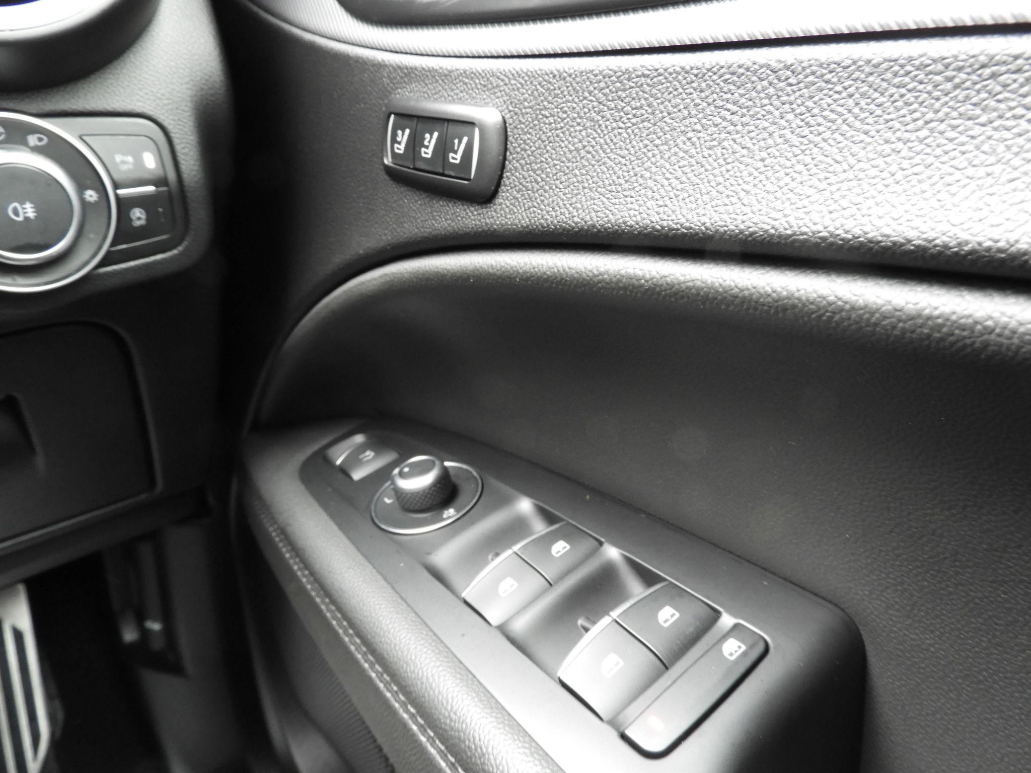 Alfa Romeo Stelvio Image 22