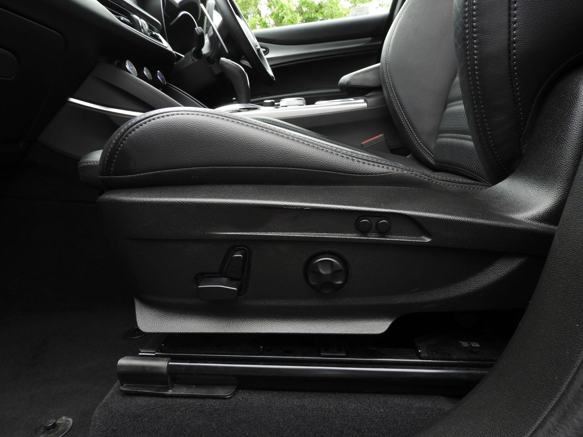 Alfa Romeo Stelvio Image 24