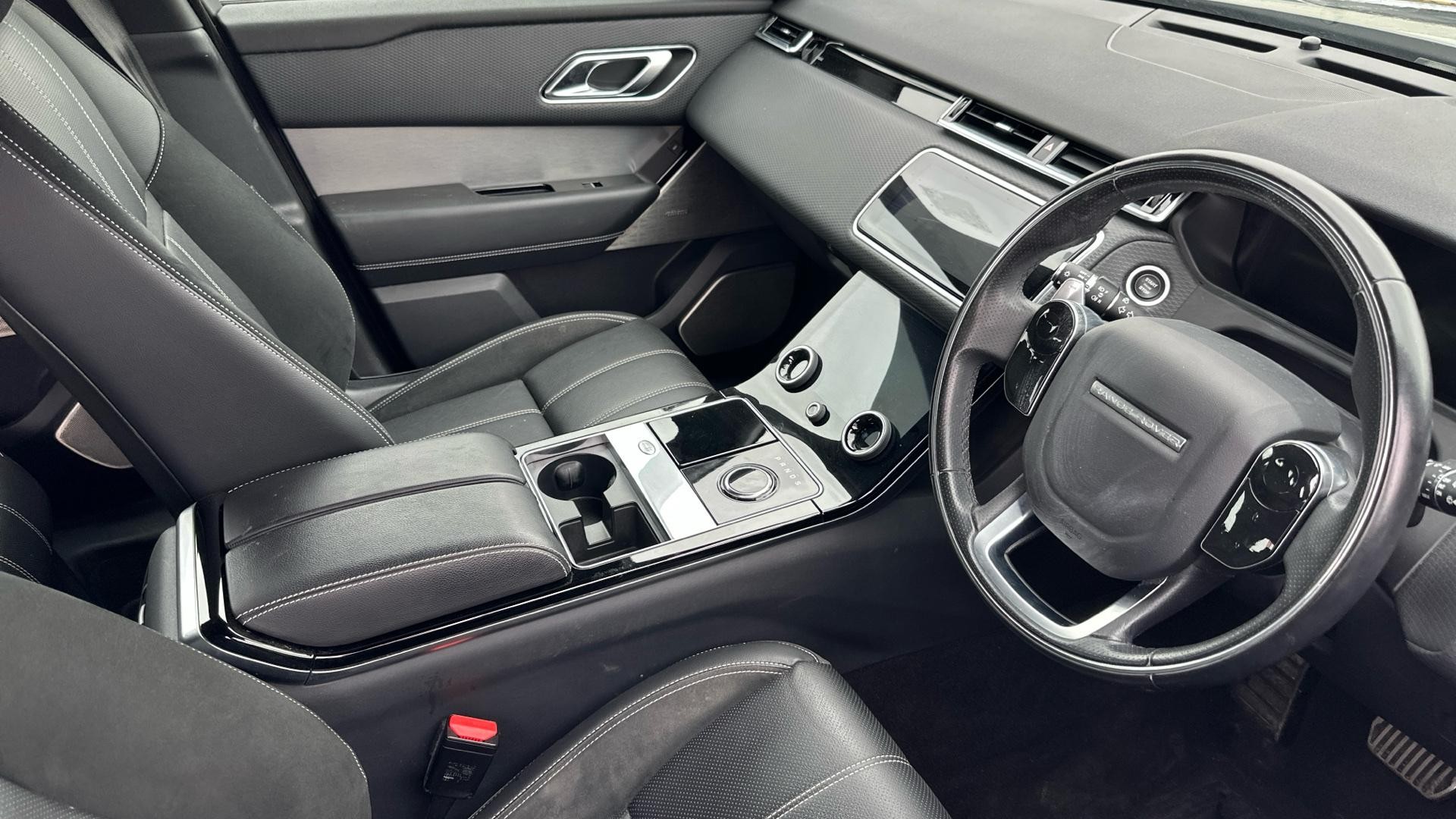 Land Rover Range Rover Velar Image 4
