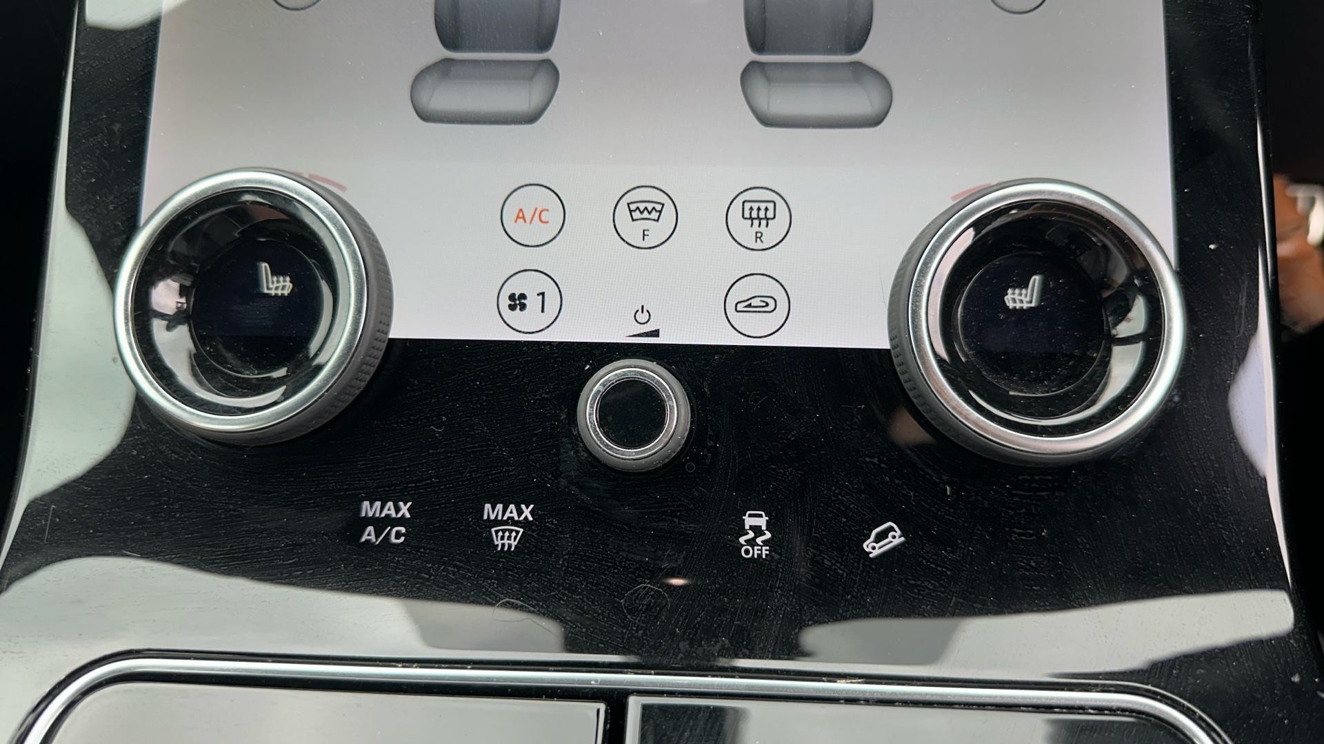 Land Rover Range Rover Velar Image 20